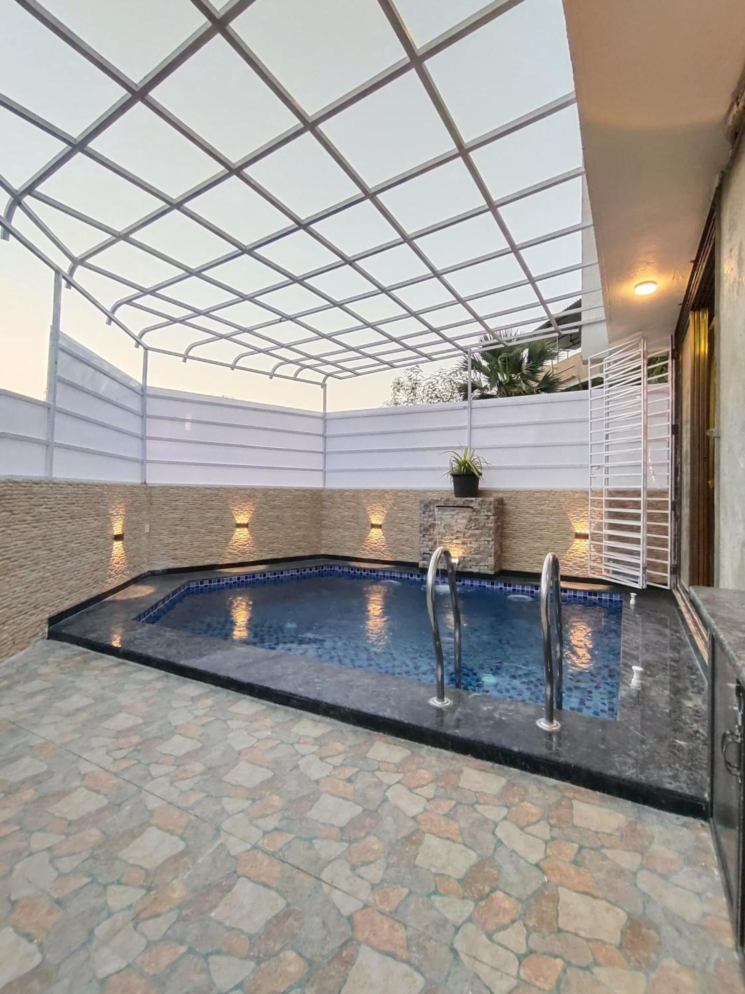 3bhk Parindacasa With Pvt Pool & Uhd Theatre Pousada Bombaim