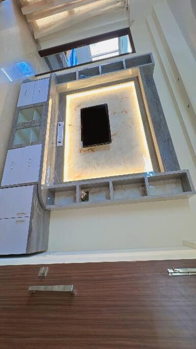 Pixiestays 2bhk Flat Malad Apartment *