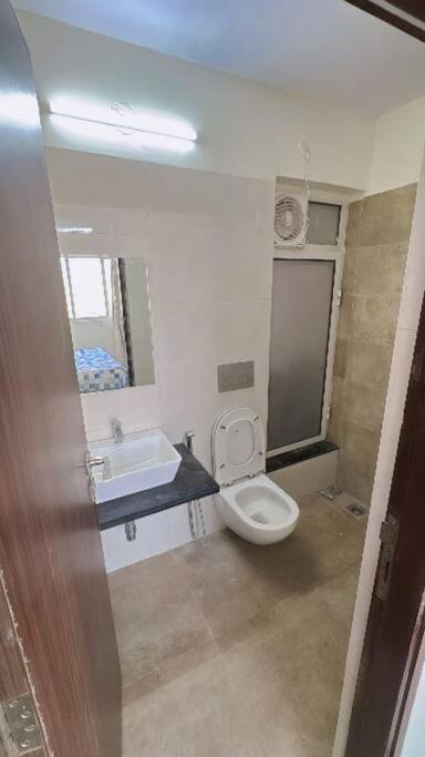 Pixiestays 2bhk Flat Malad * Mumbai