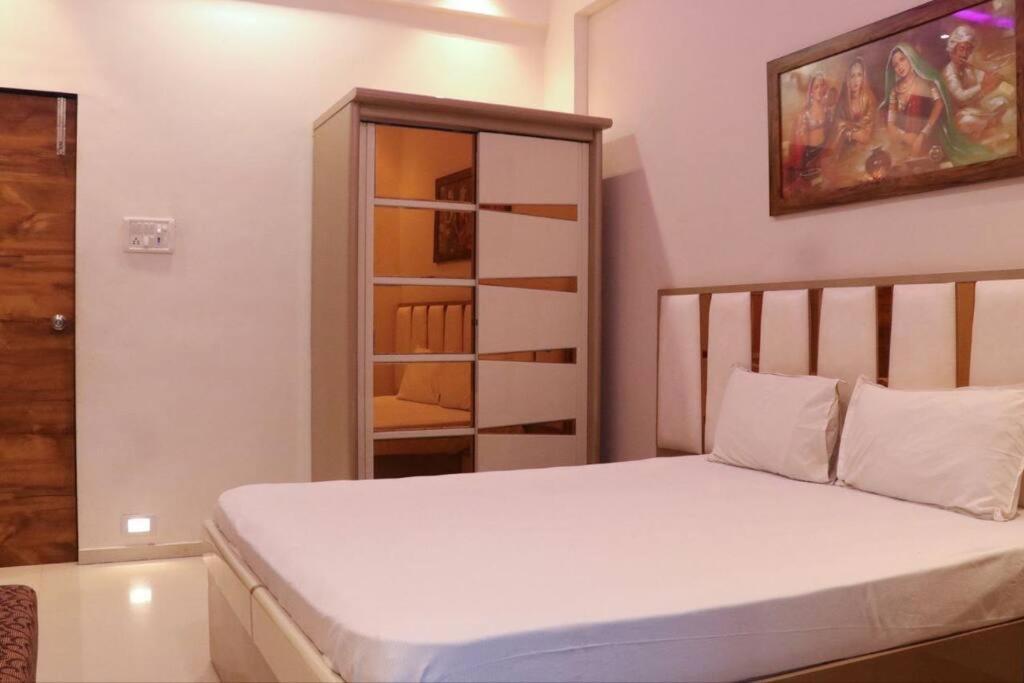 Stayhaven Aqua With Pvt Theatre & Pool * Bombaim