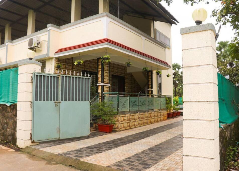 Stayhaven Aqua With Pvt Theatre & Pool Bombaim
