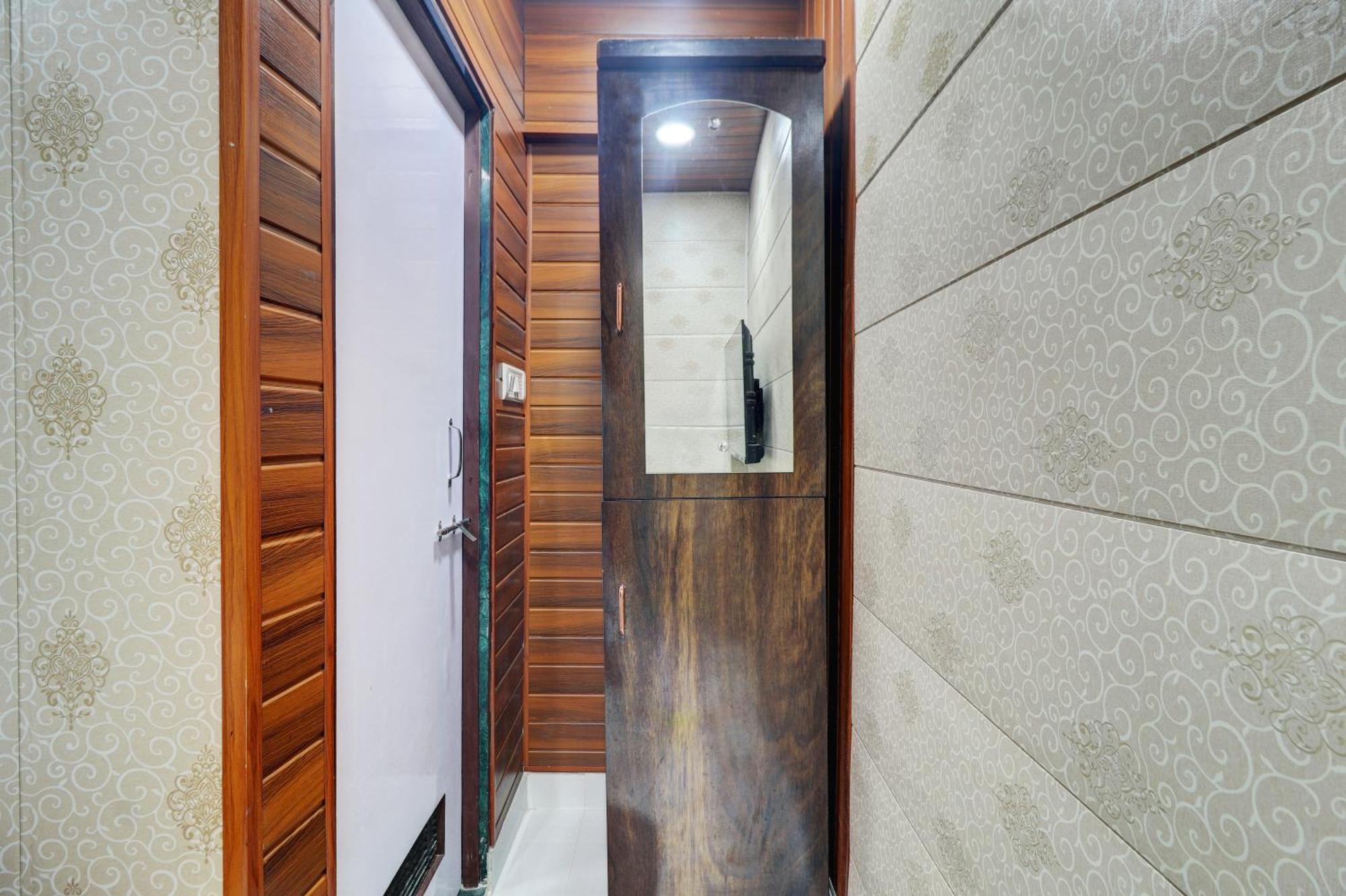 Ab Residency Near Kokilaben Dhirubhai Ambani Hospital Andheri West 3*