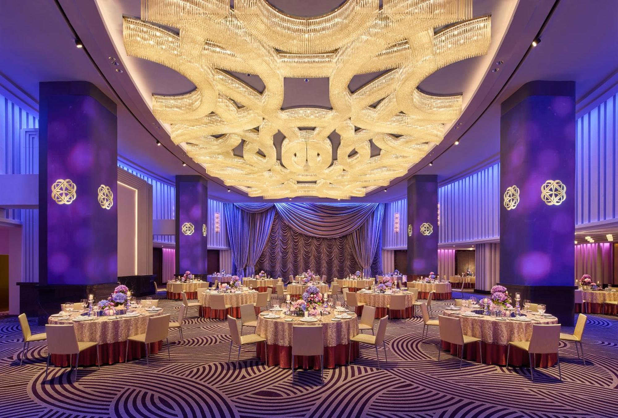 Grand Hyatt And Residences Hotel