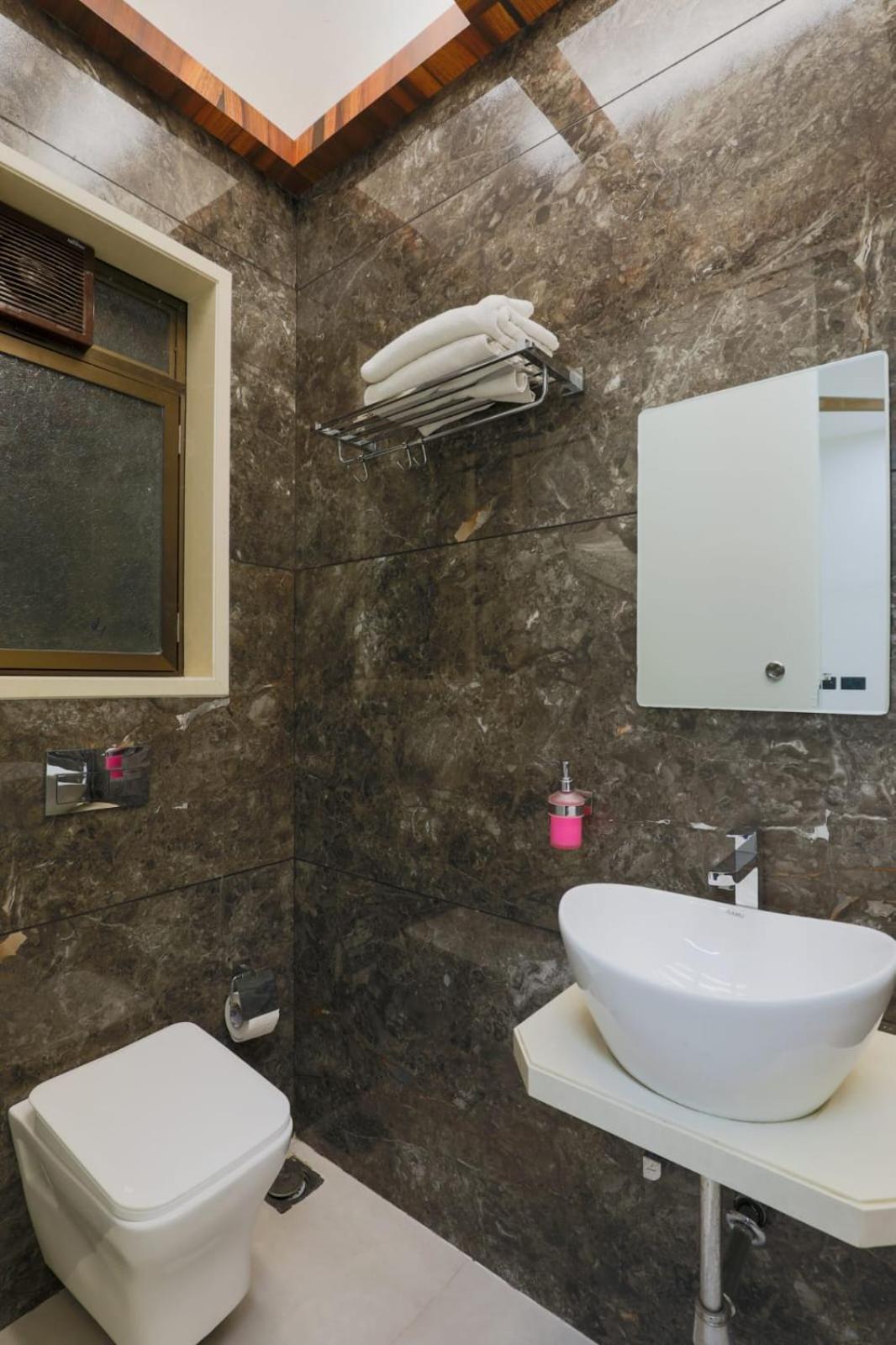 The Cattleya 3*
