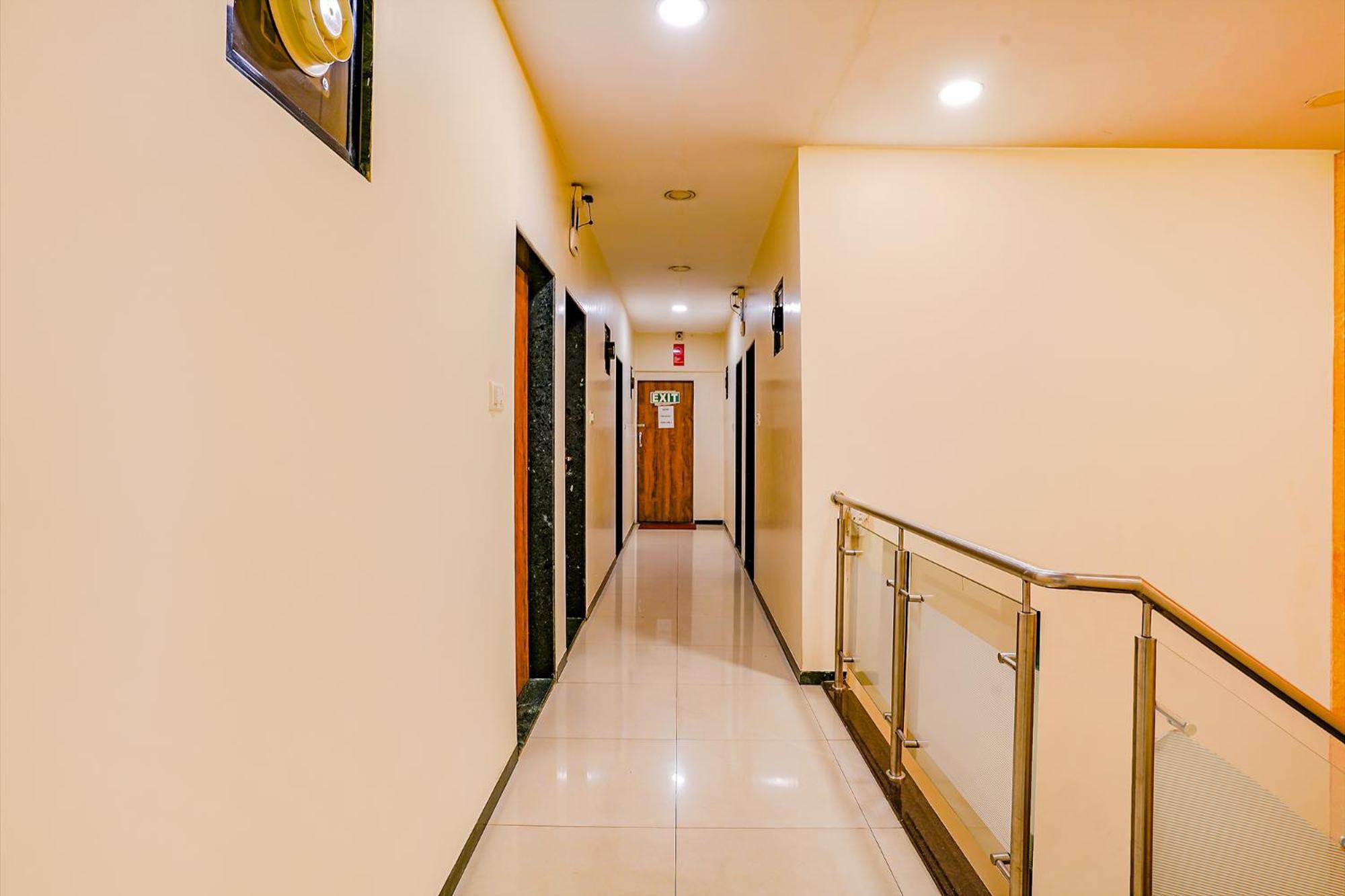 Fabexpress Prakash - Nr International Airport Bombaim