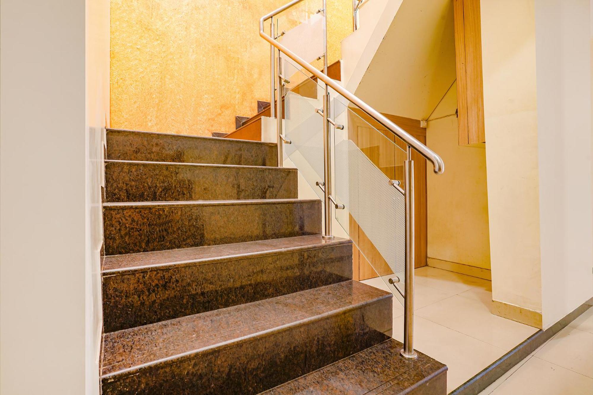 Fabhotel Prakash - Nr International Airport Hotel 3*