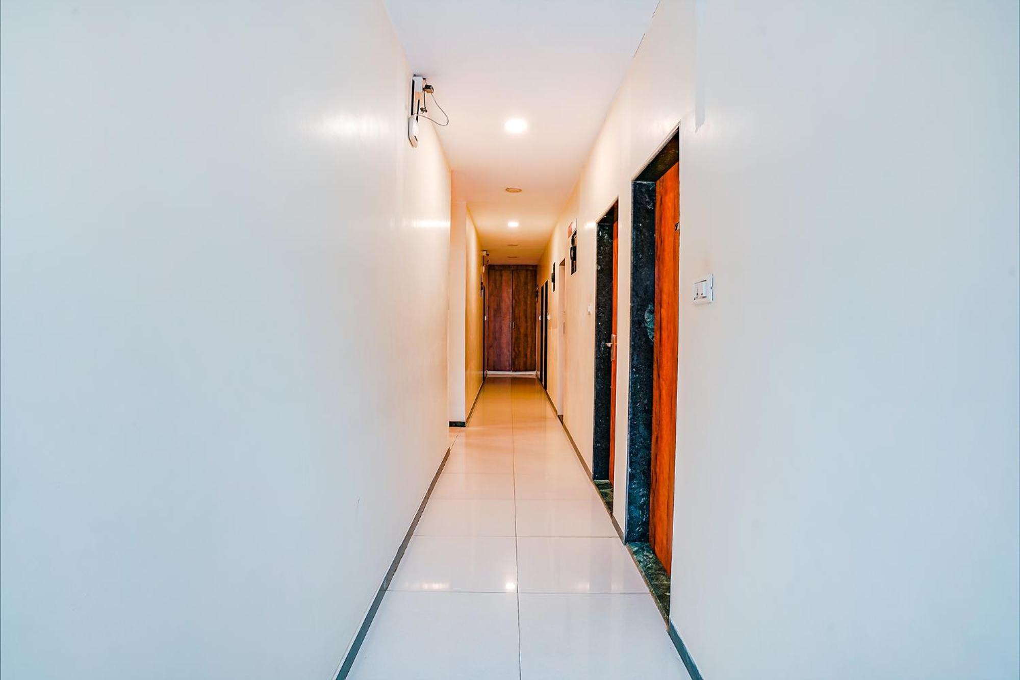 Hotel Fabhotel Prakash - Nr International Airport 3*