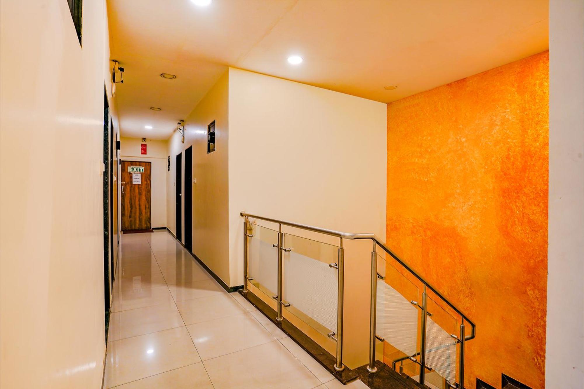 Hotel Fabexpress Prakash - Nr International Airport Bombaim
