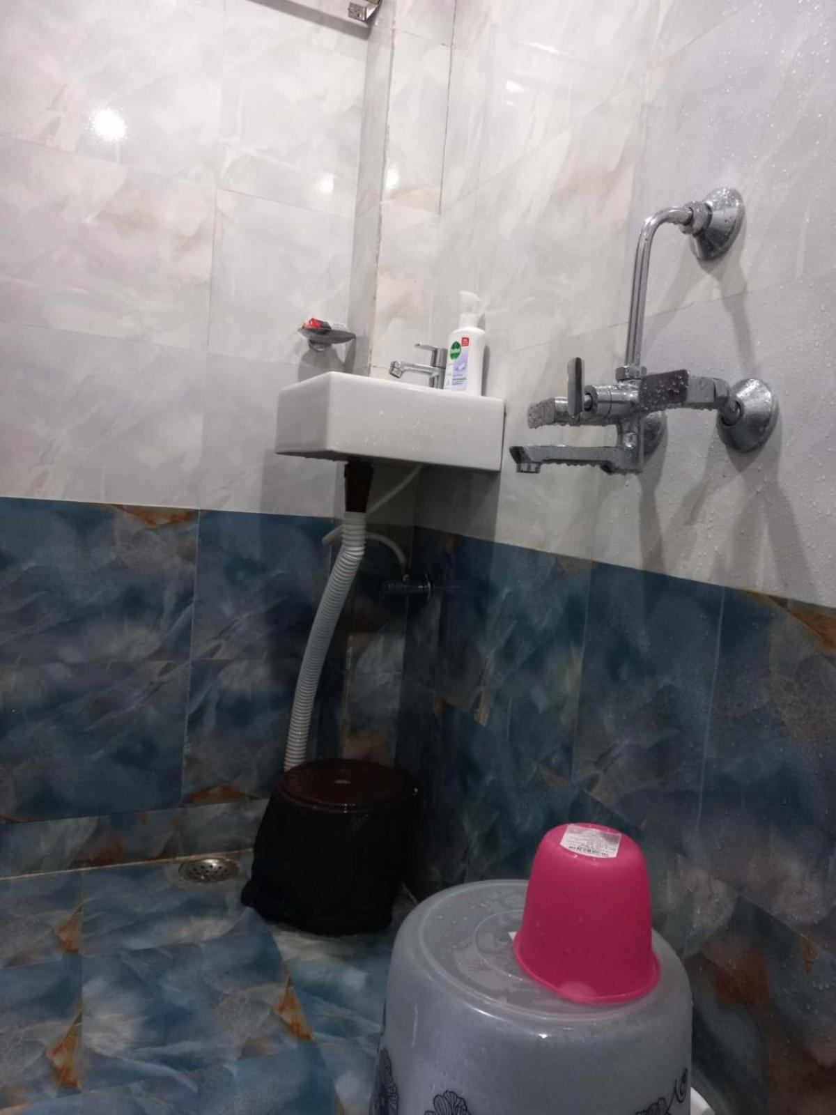 Qadari Hostel *