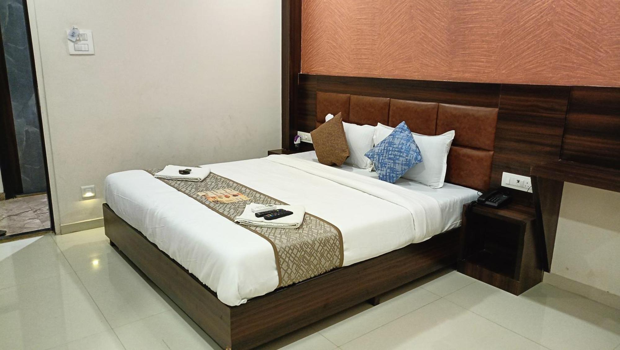 Fabhotel Bkc Anex