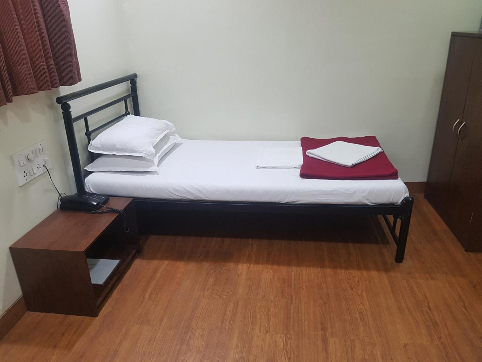 Hotel Kumkum 2*