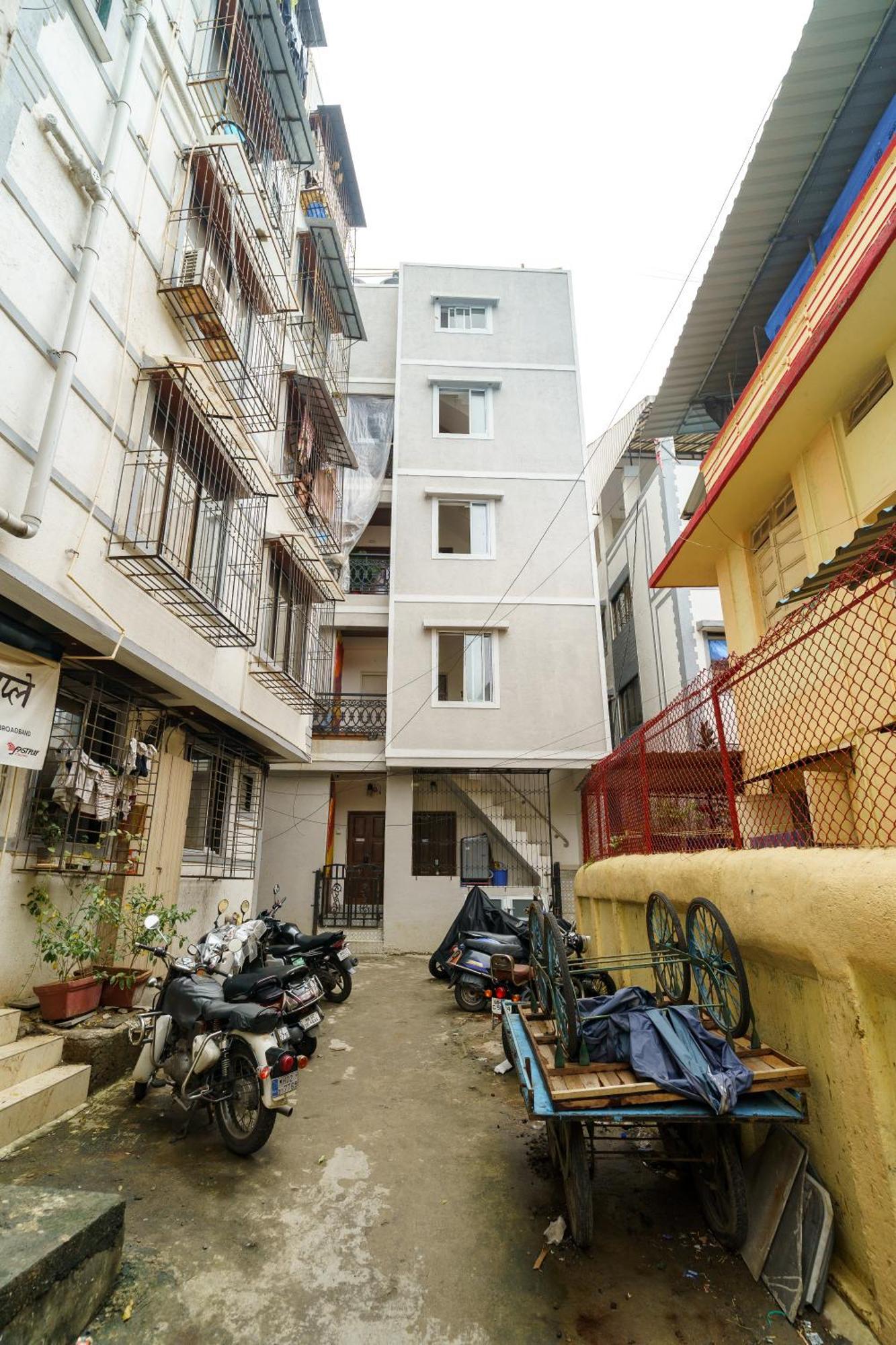 Bed & Breakfast Cleo 1bhk Khar W By The Company Mumbai