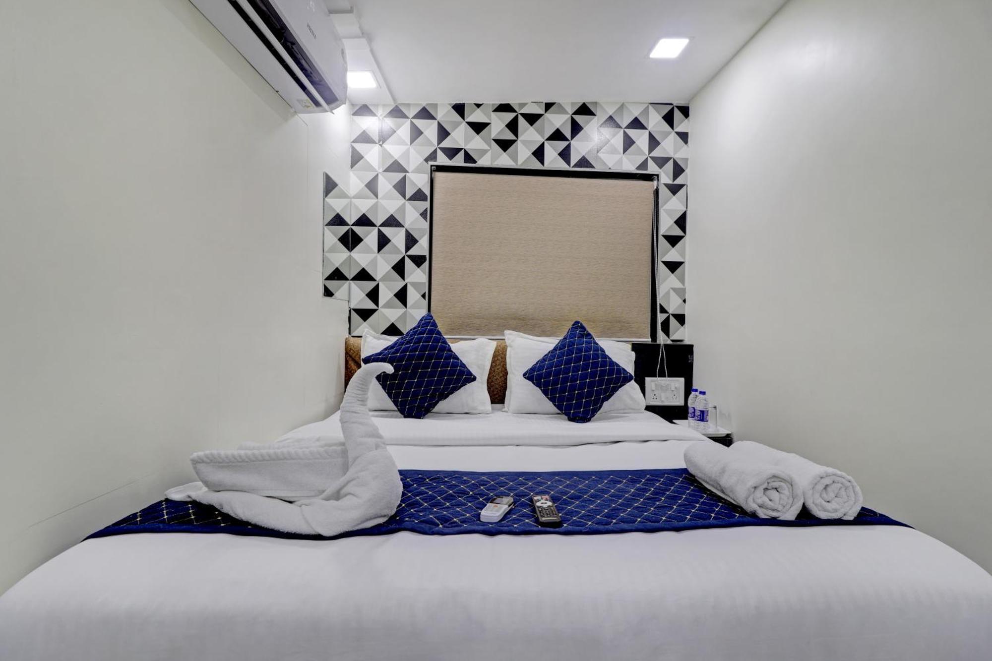 Parle Capsule hotel