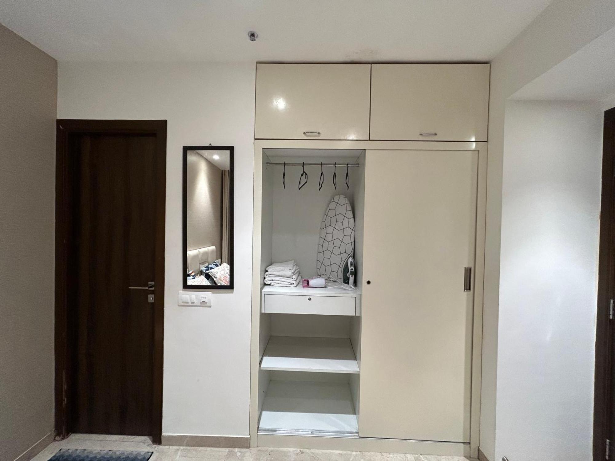 1bhk In Hiranandani Powai A Apartment *