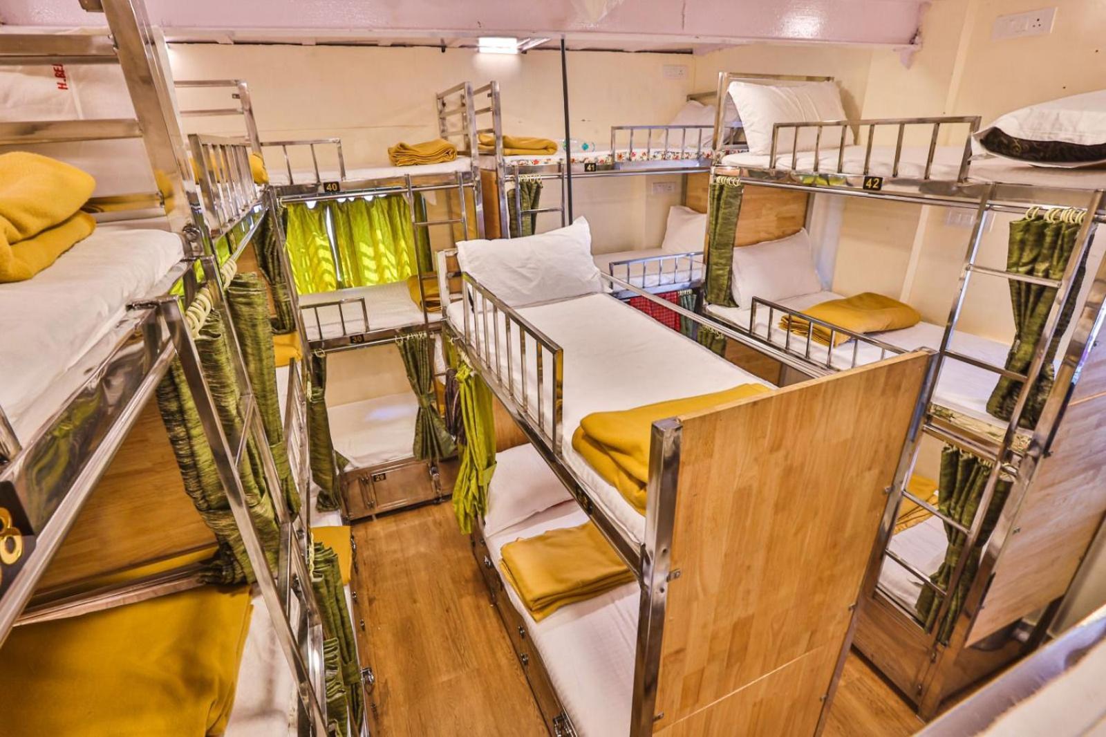Hostel Gateway *