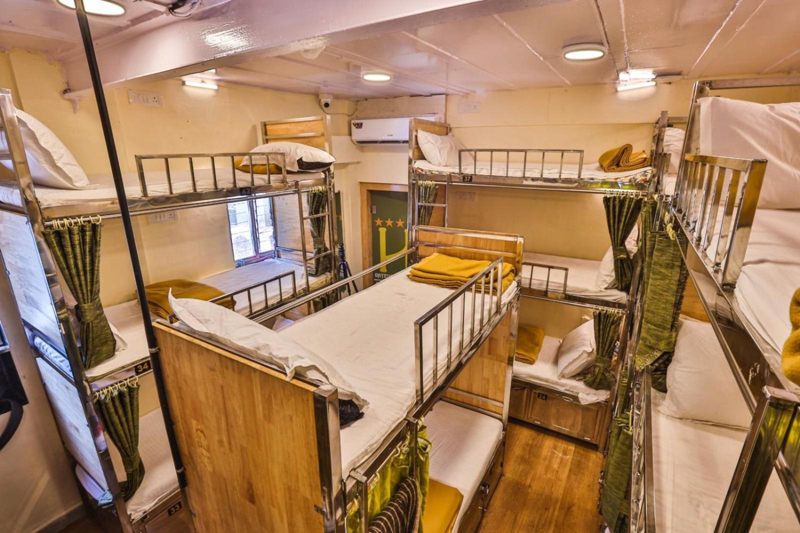 Hostel Gateway *