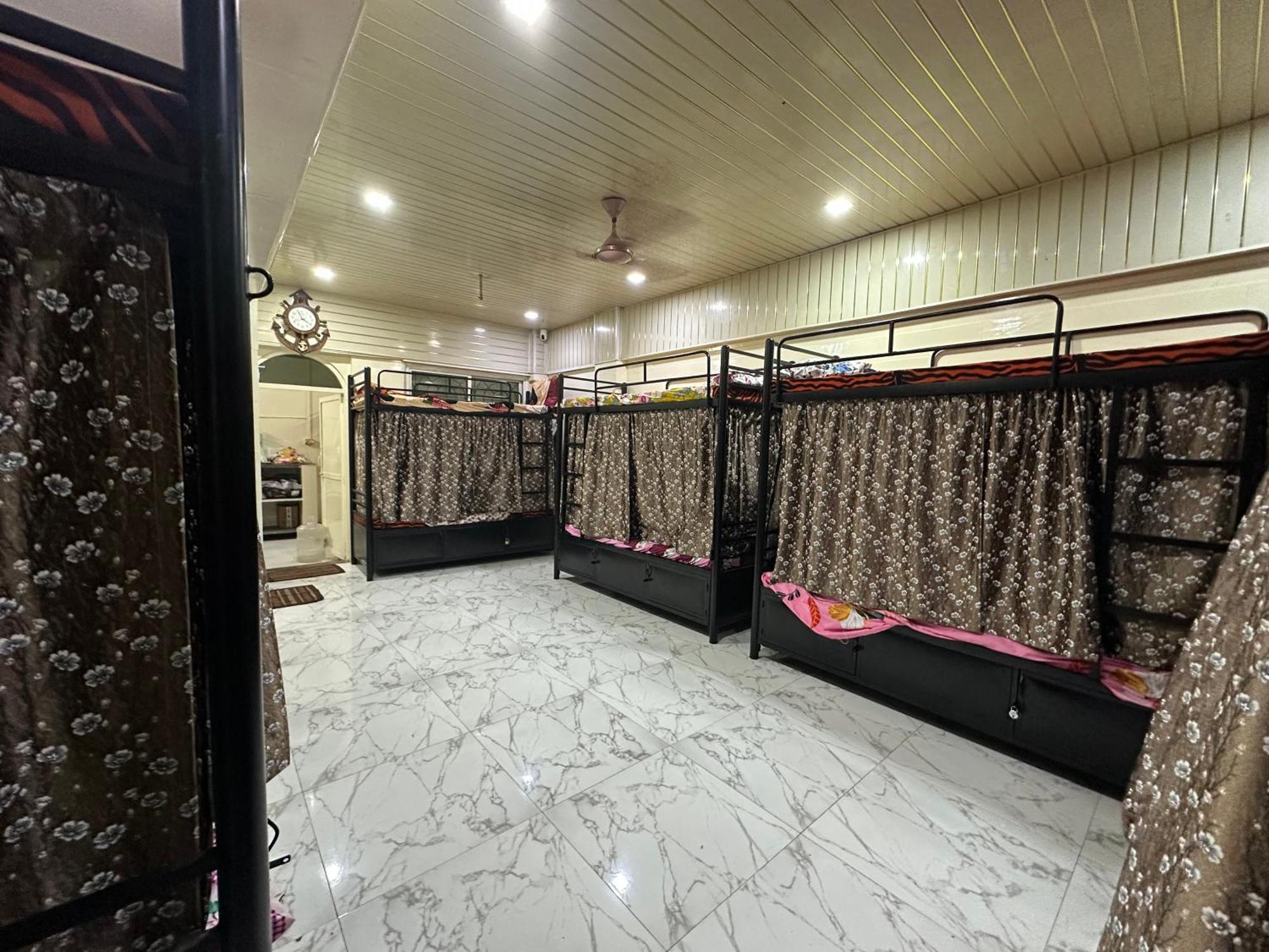 Hostel Balaji In Andheri Mumbai