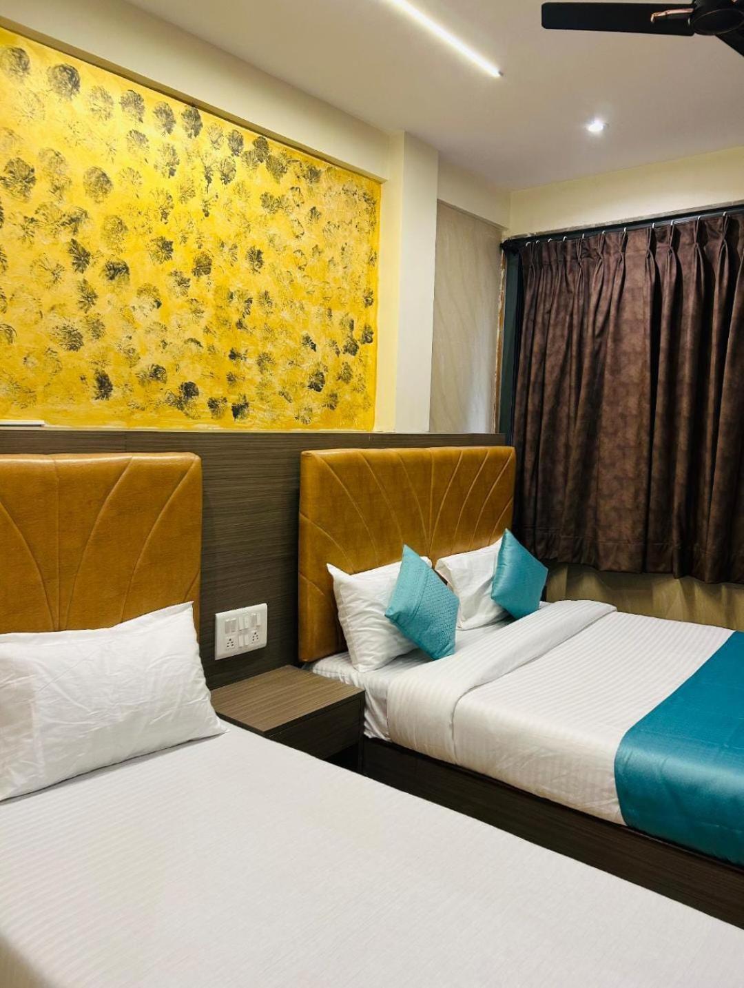 Le West Near Exhibition Center 3* Bombaim