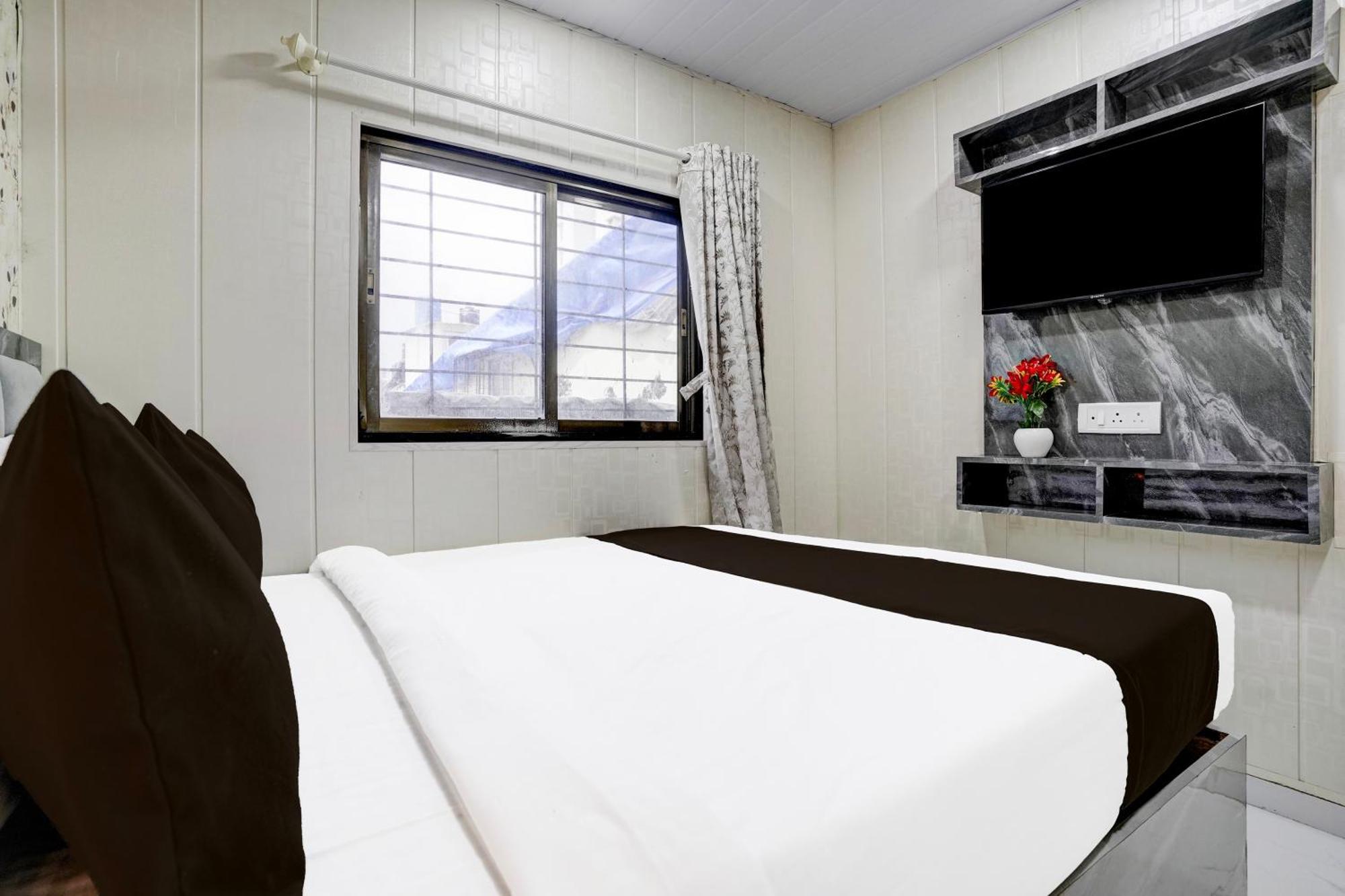 Hotel O Hans Residency