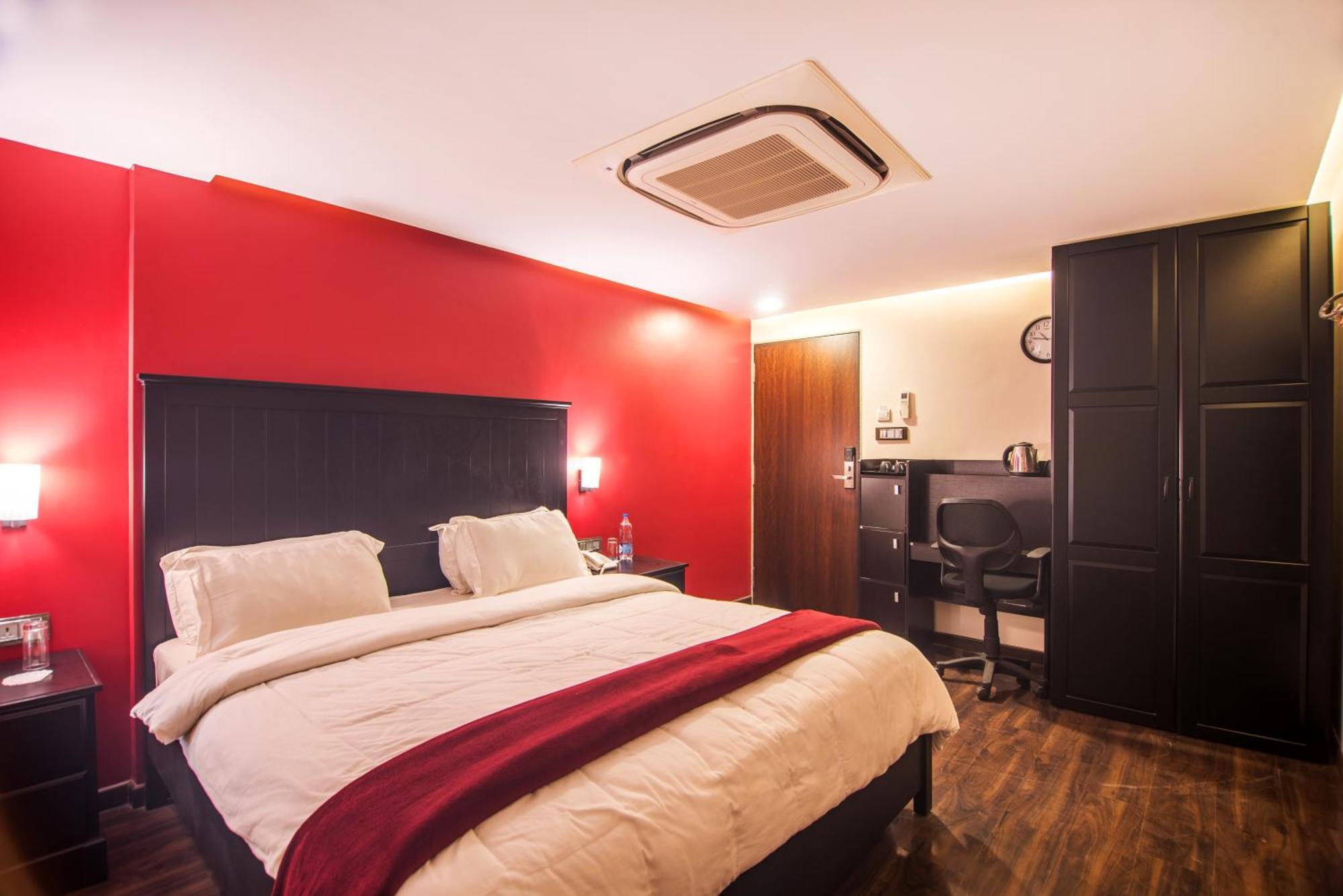 Bed & Breakfast The V Sadan *