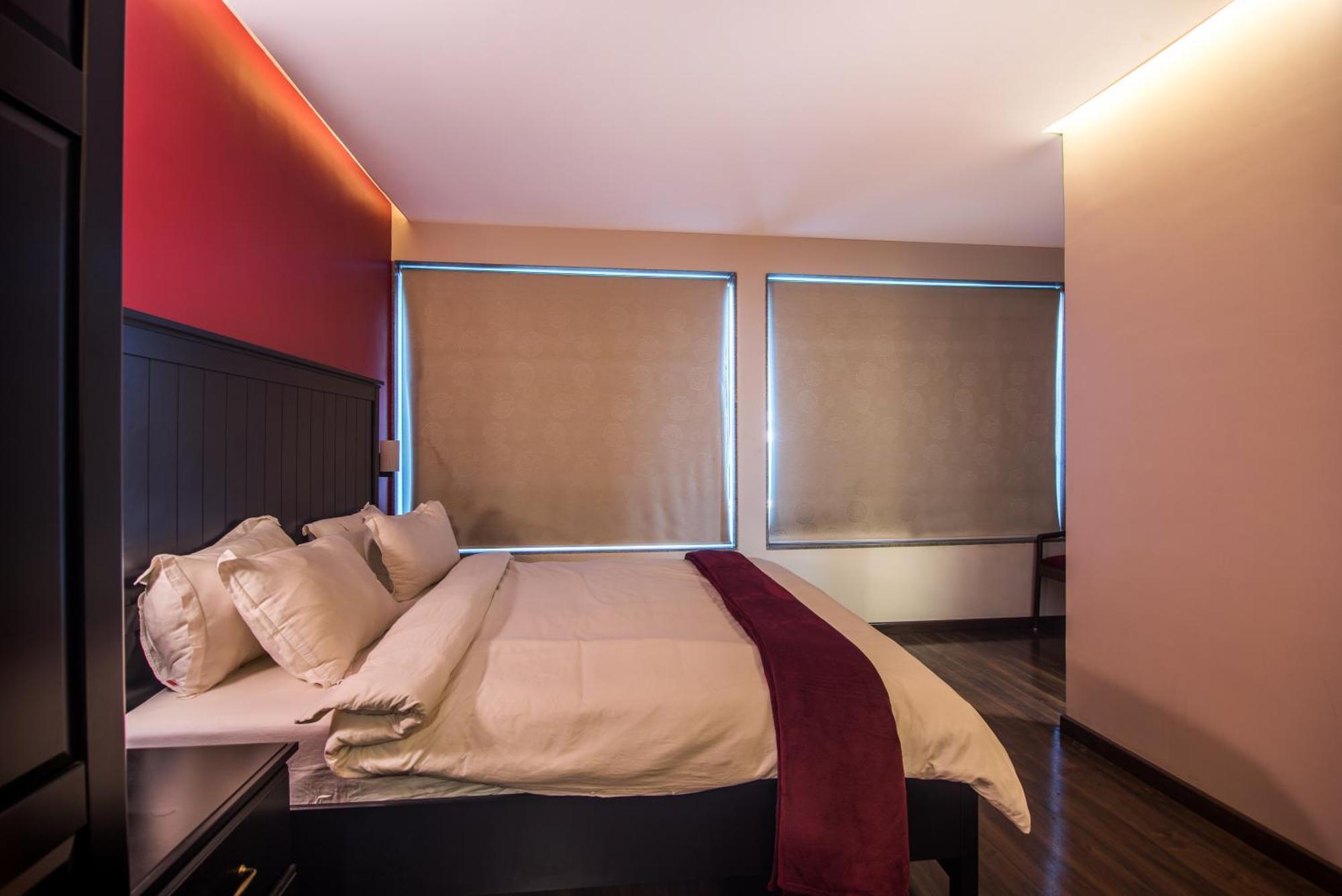 Bed & Breakfast The V Sadan