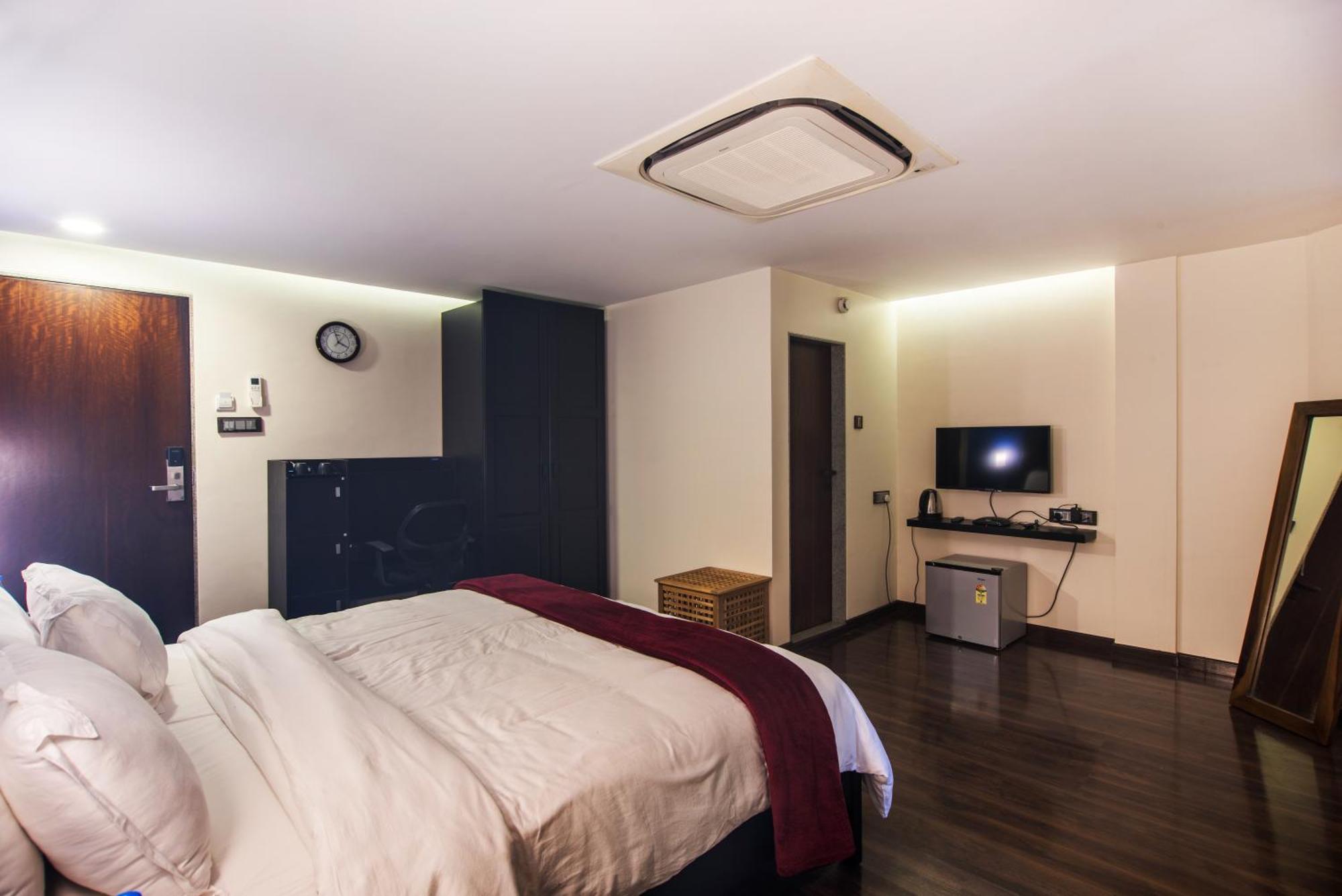 The V Sadan Bed & Breakfast *