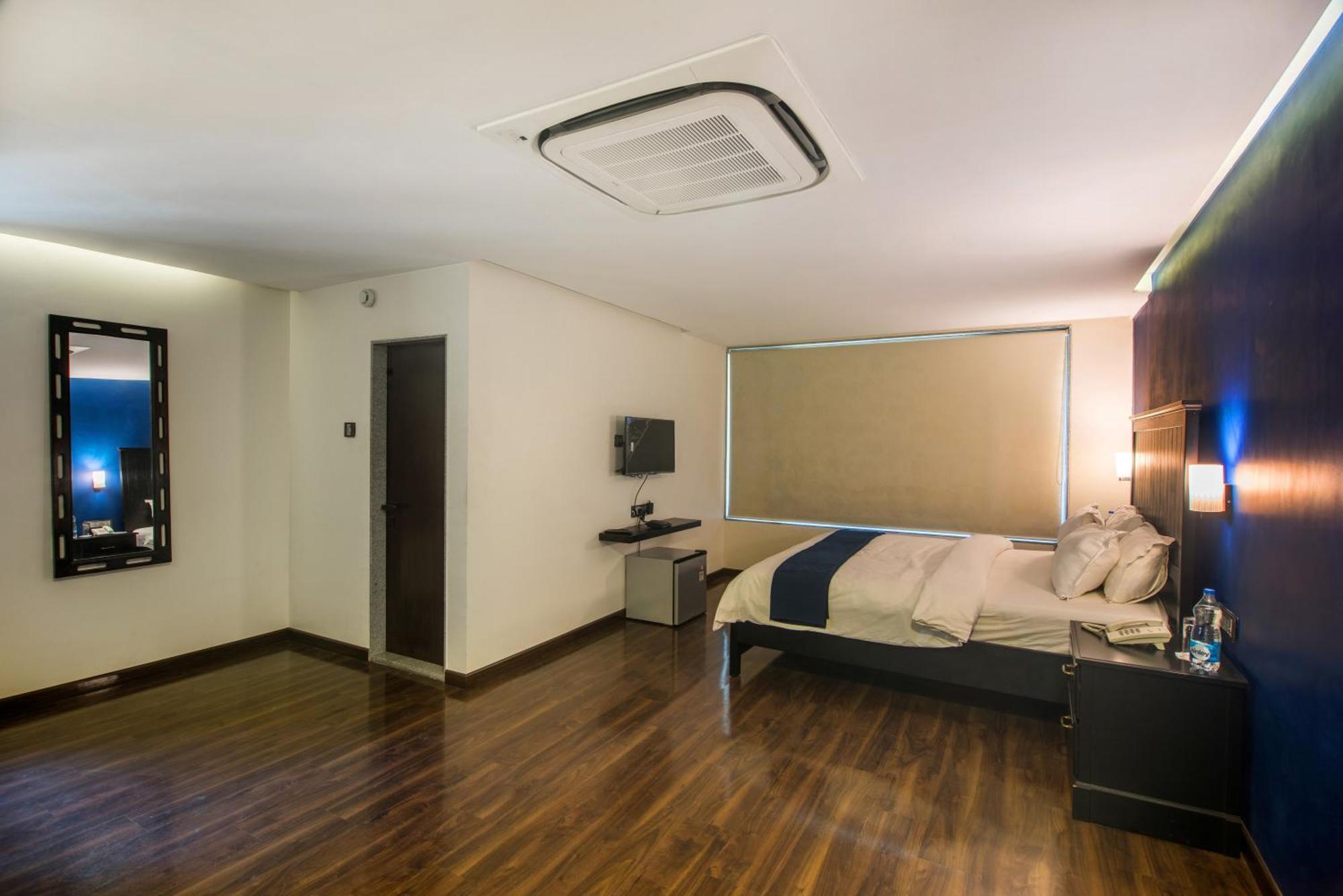 Bed & Breakfast The V Sadan *