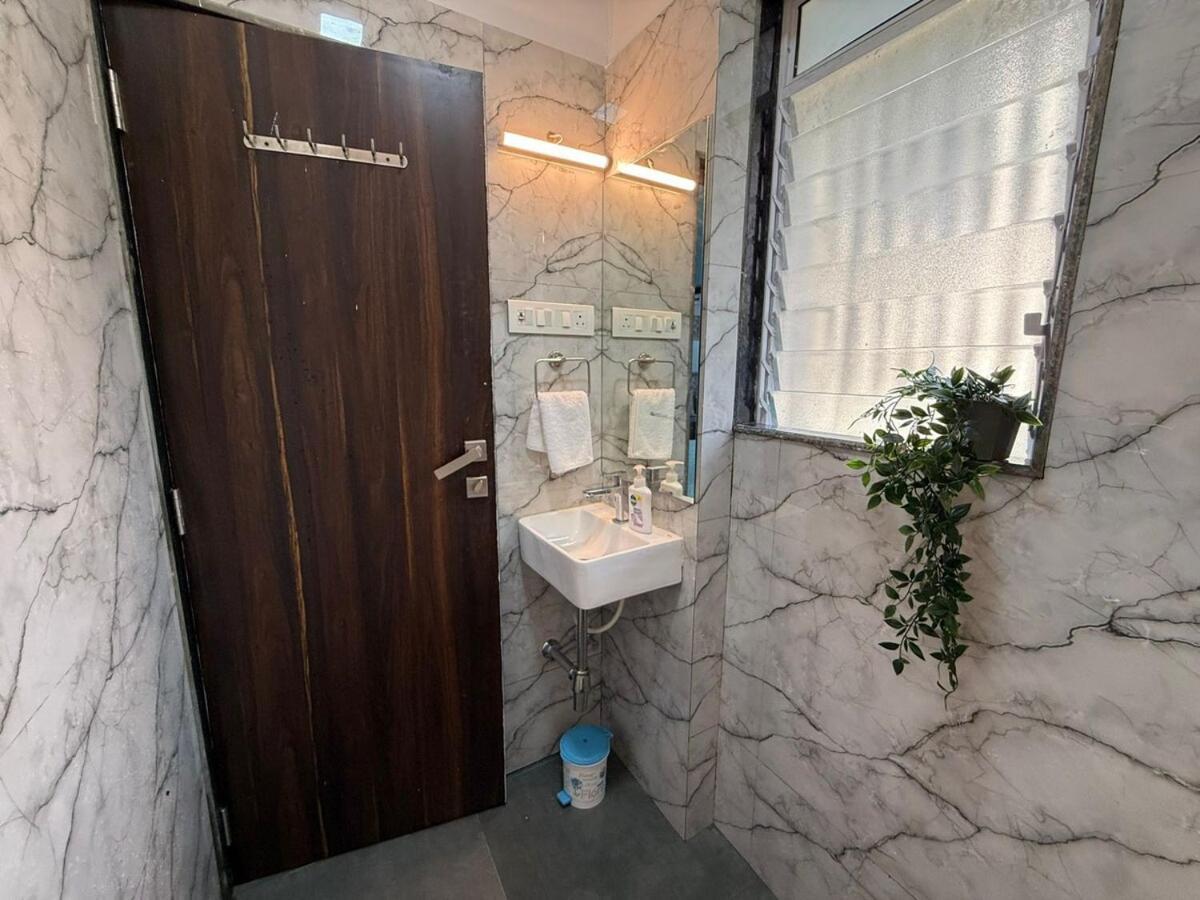 Apartment Bandra Nest Peaceful Retreat Nr Veronica Road *