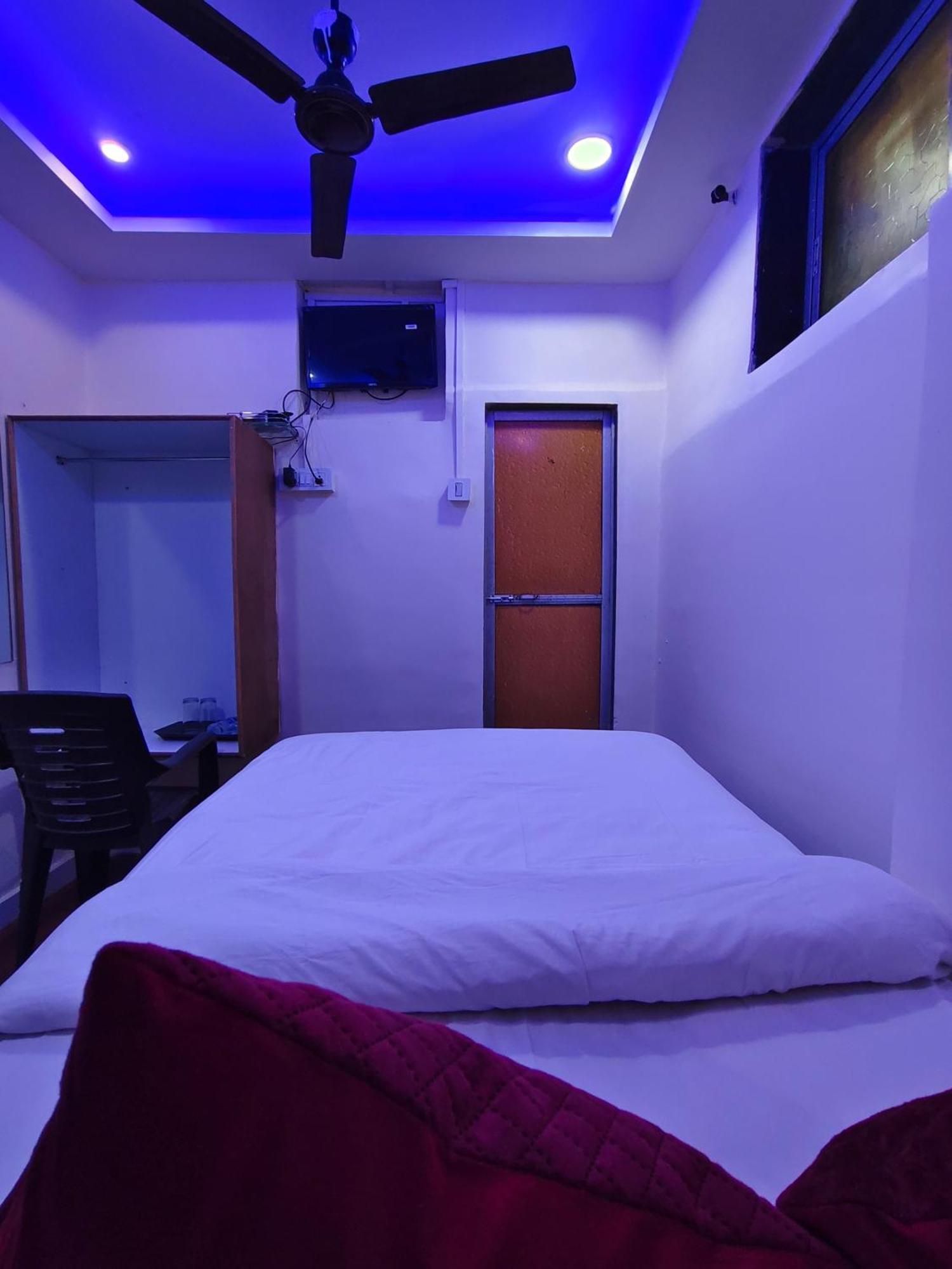 K D Palace Nx 3*