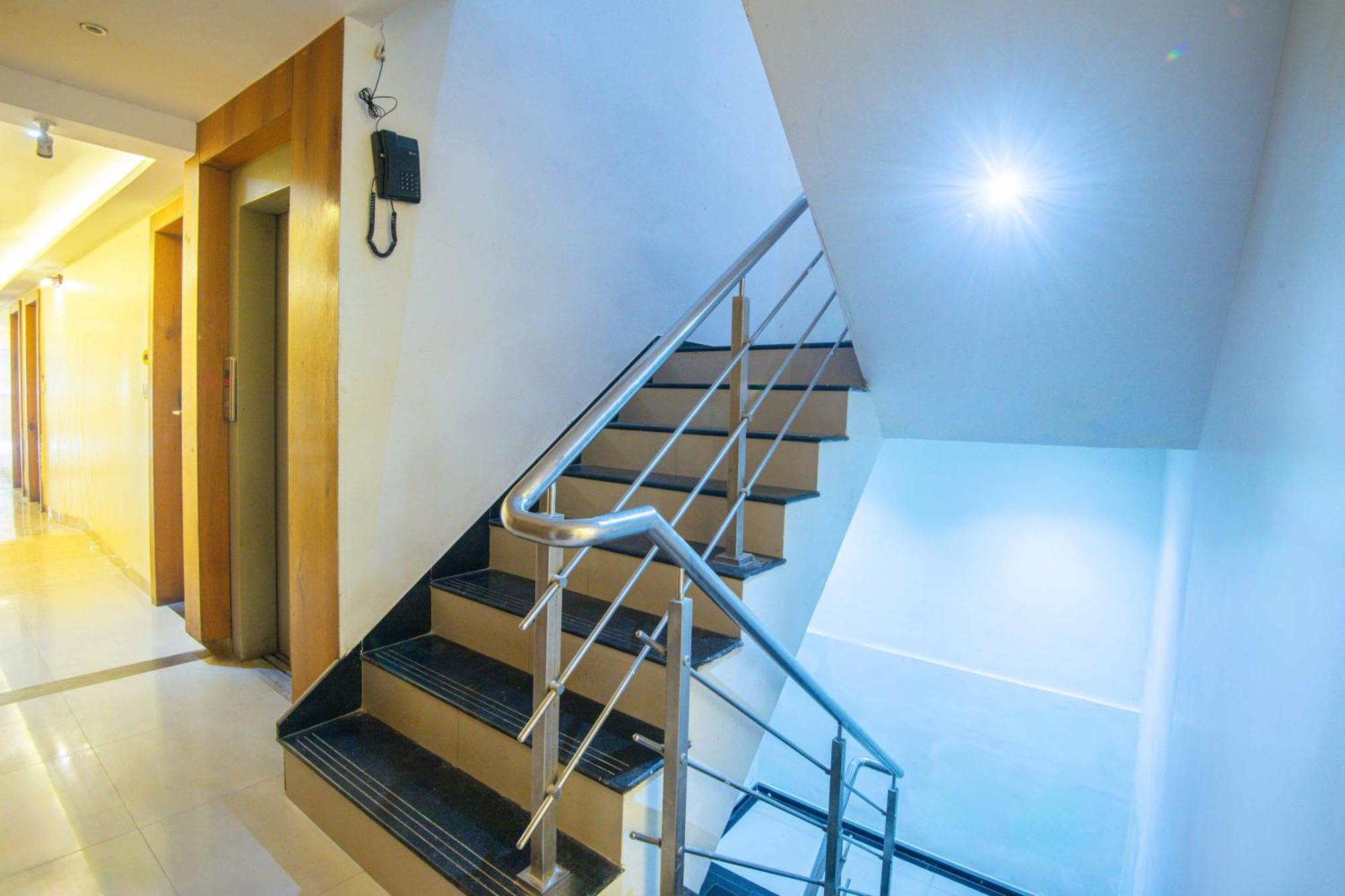 Hotel Treebo Anam International 3*