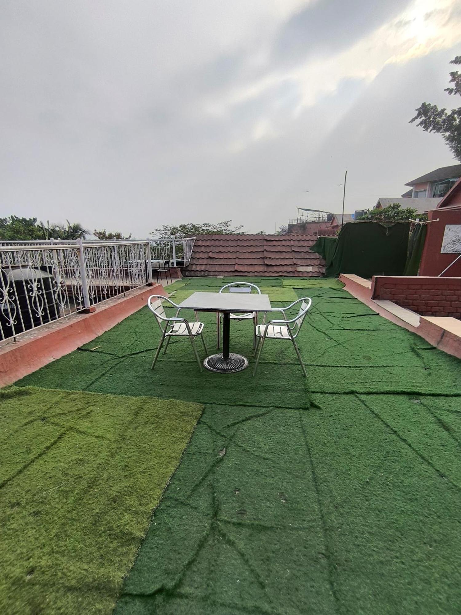 Villa King Size Deck Mumbai