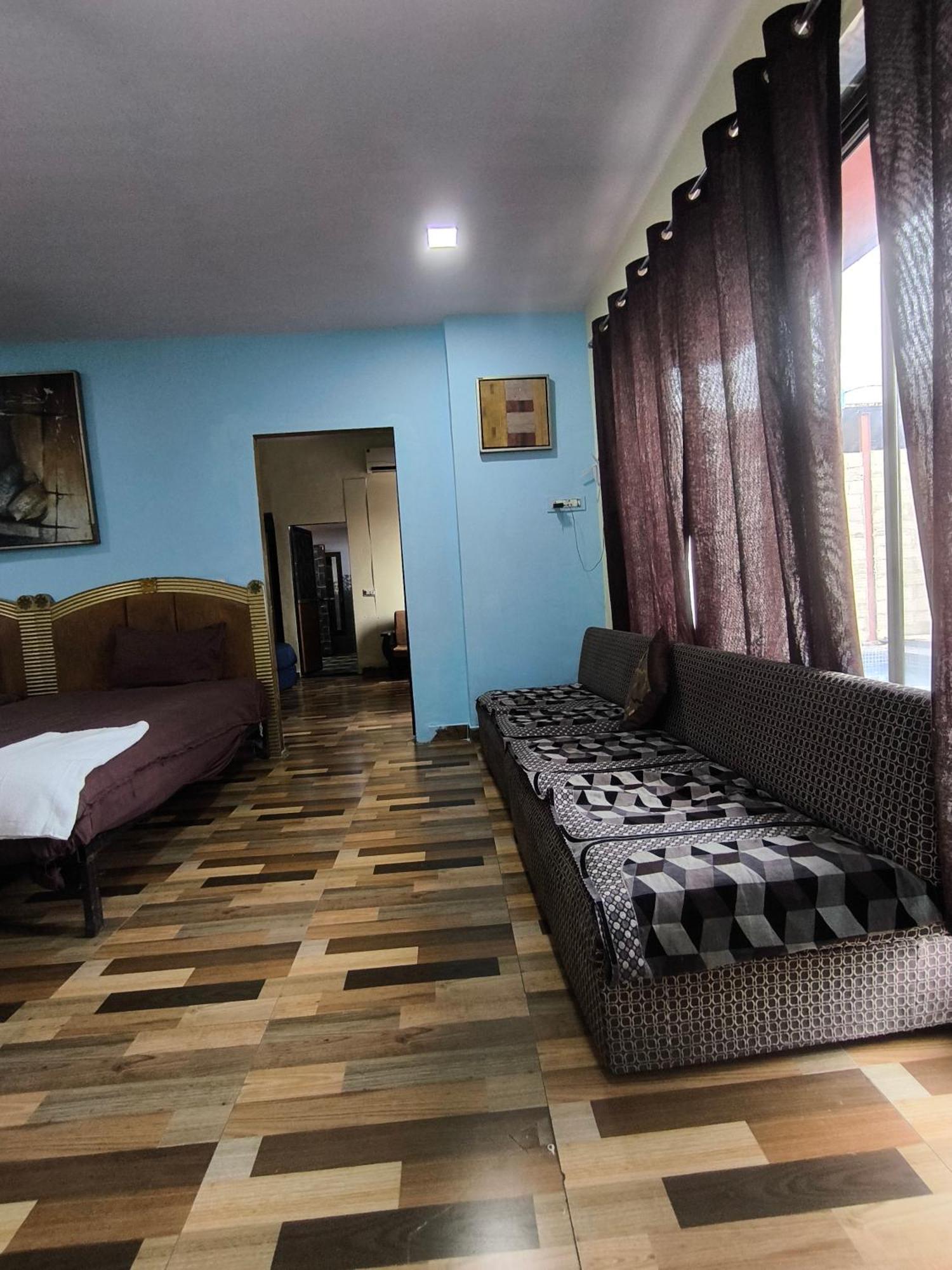 King Size Deck * Mumbai