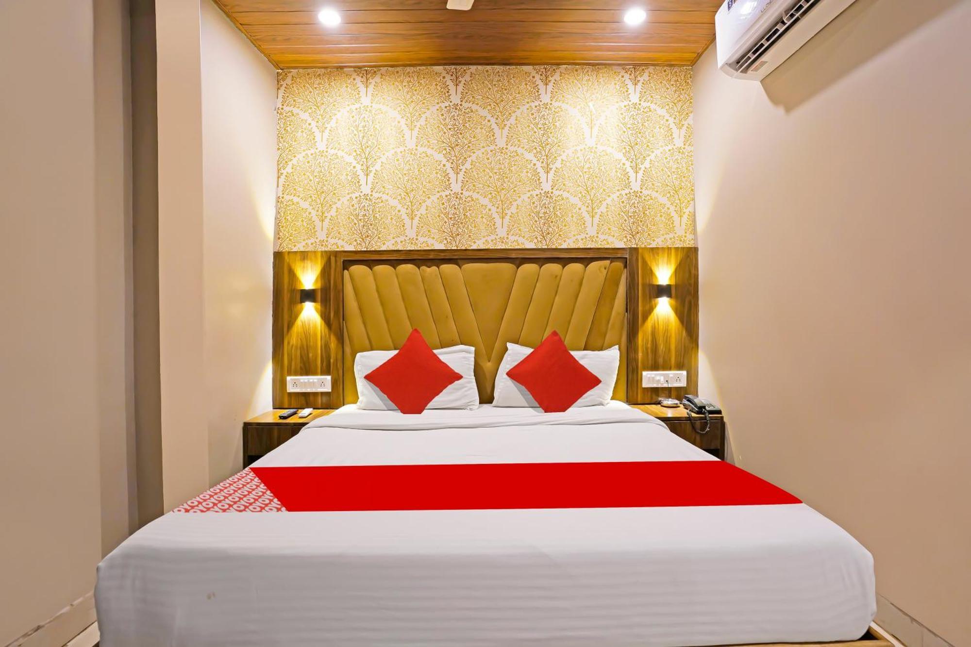 Super O Andheri East Hotel