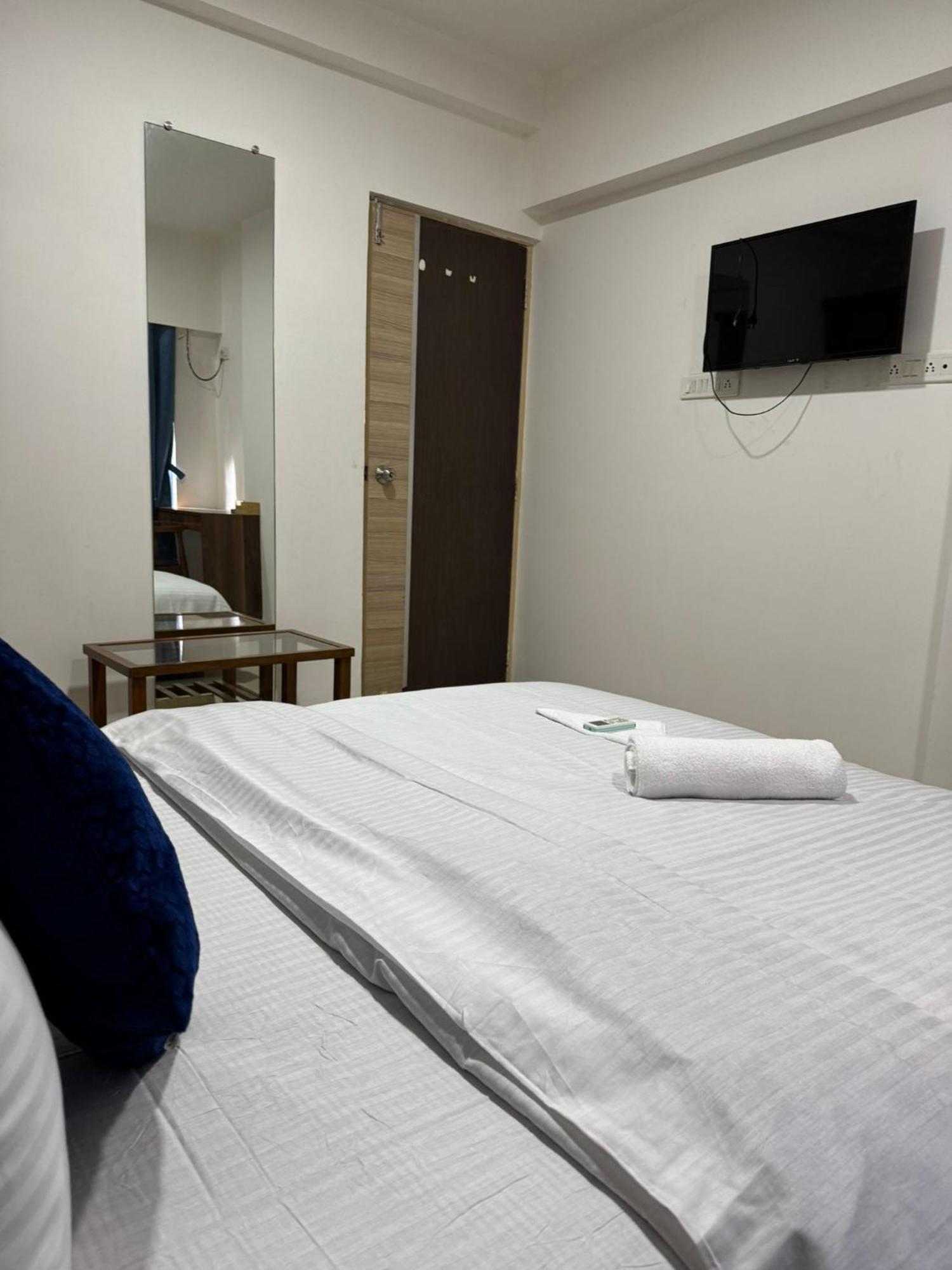 Luna Spaces - Chandivali Apartment