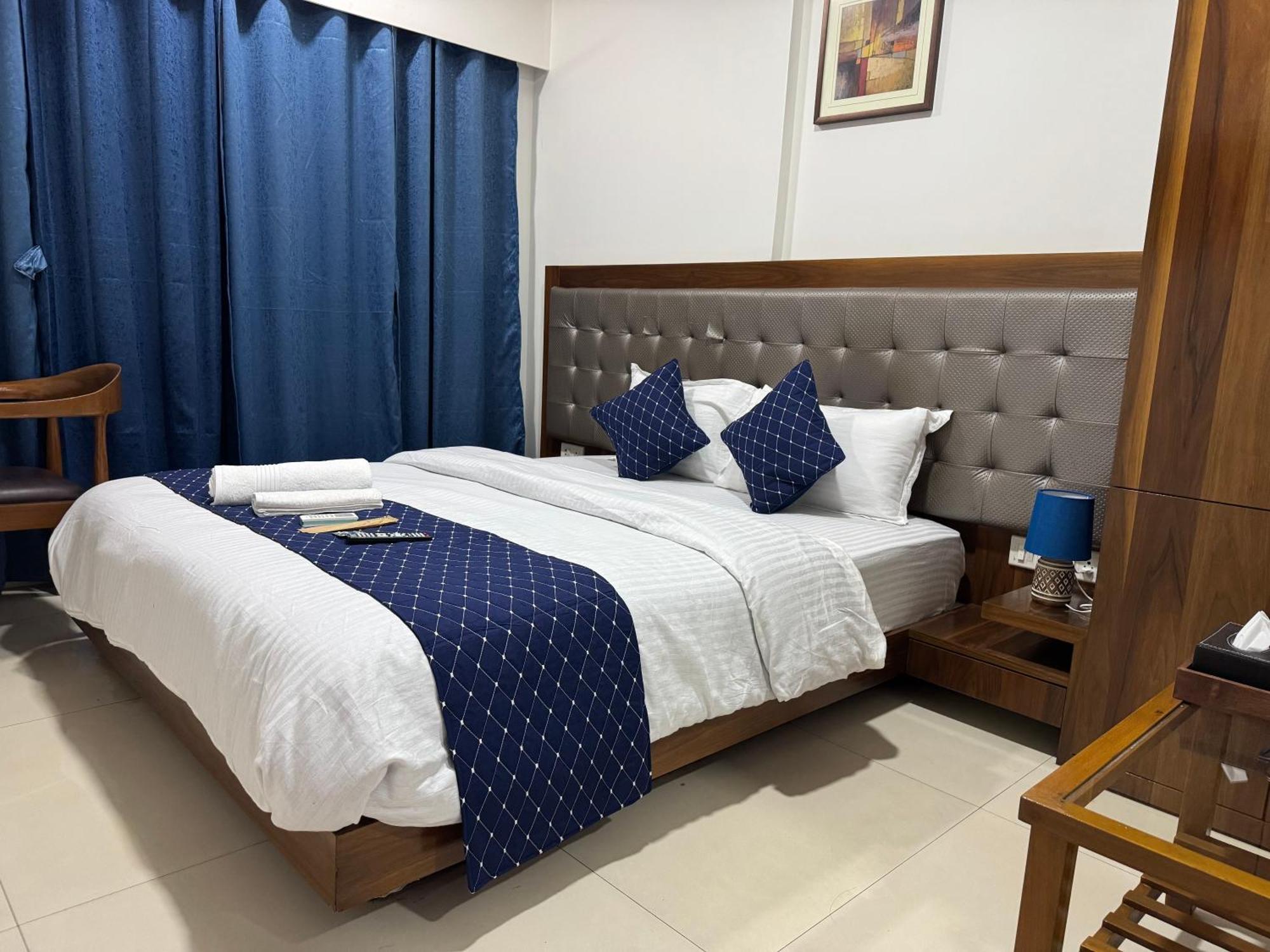 Casa de hóspedes Luna Spaces- Near International Airport