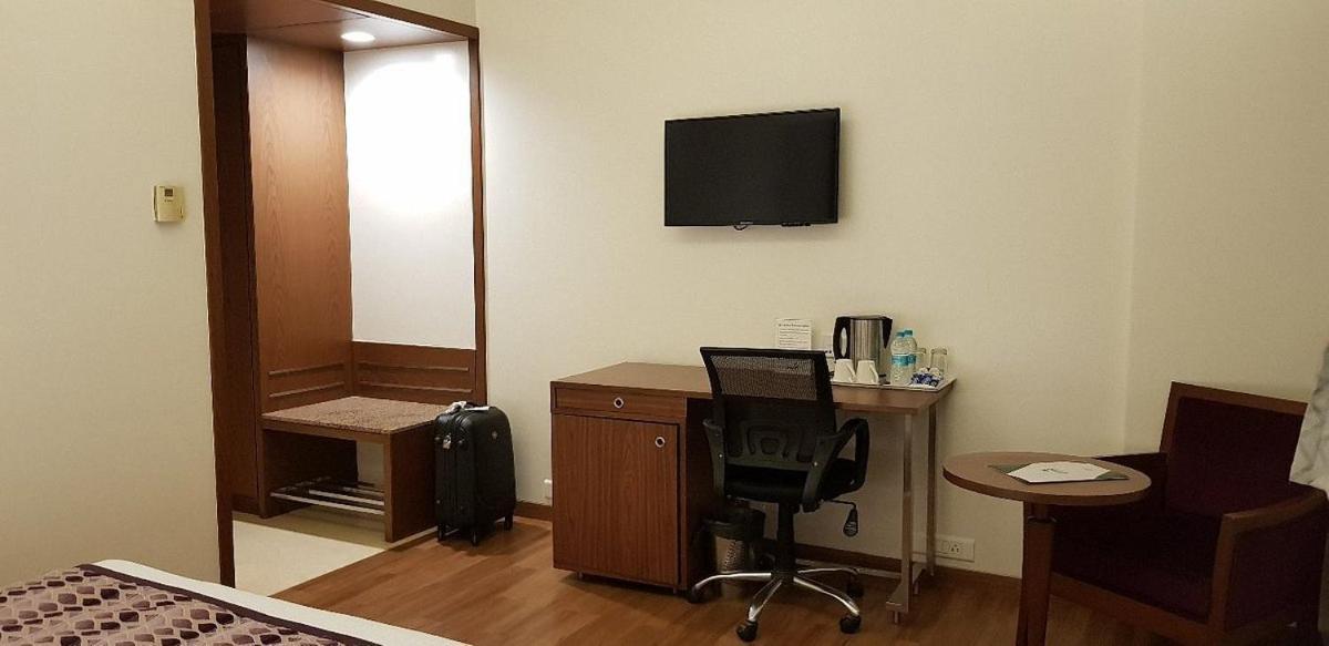 Leafio Marigold-near Airport 3*