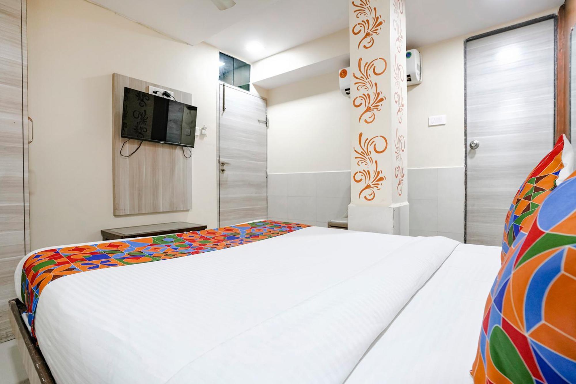 Fabexpress Sarah Gold - Nr Nesco Exhibition Center Hotel 3*