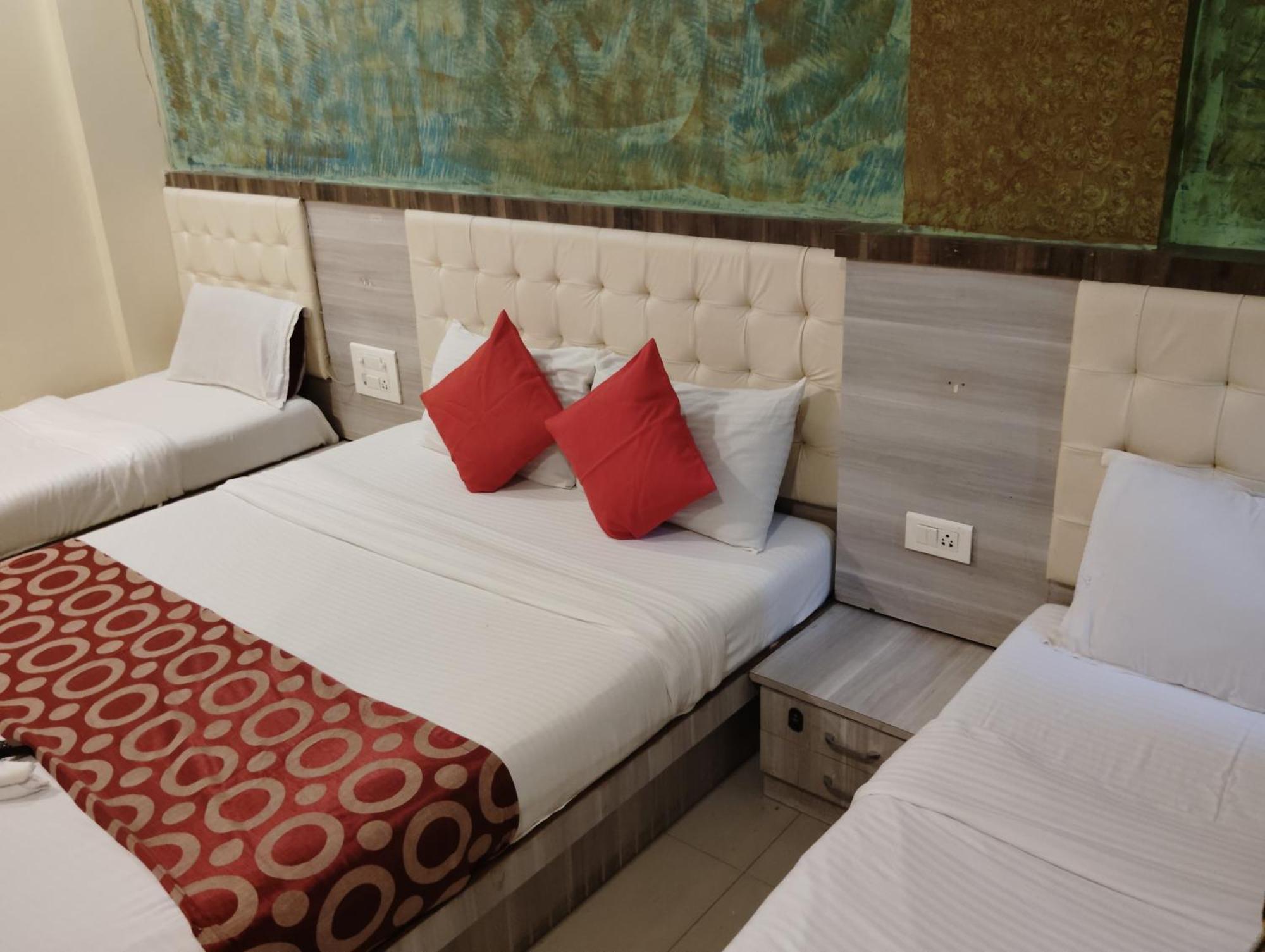 Golden Park Near Nesco Hotel