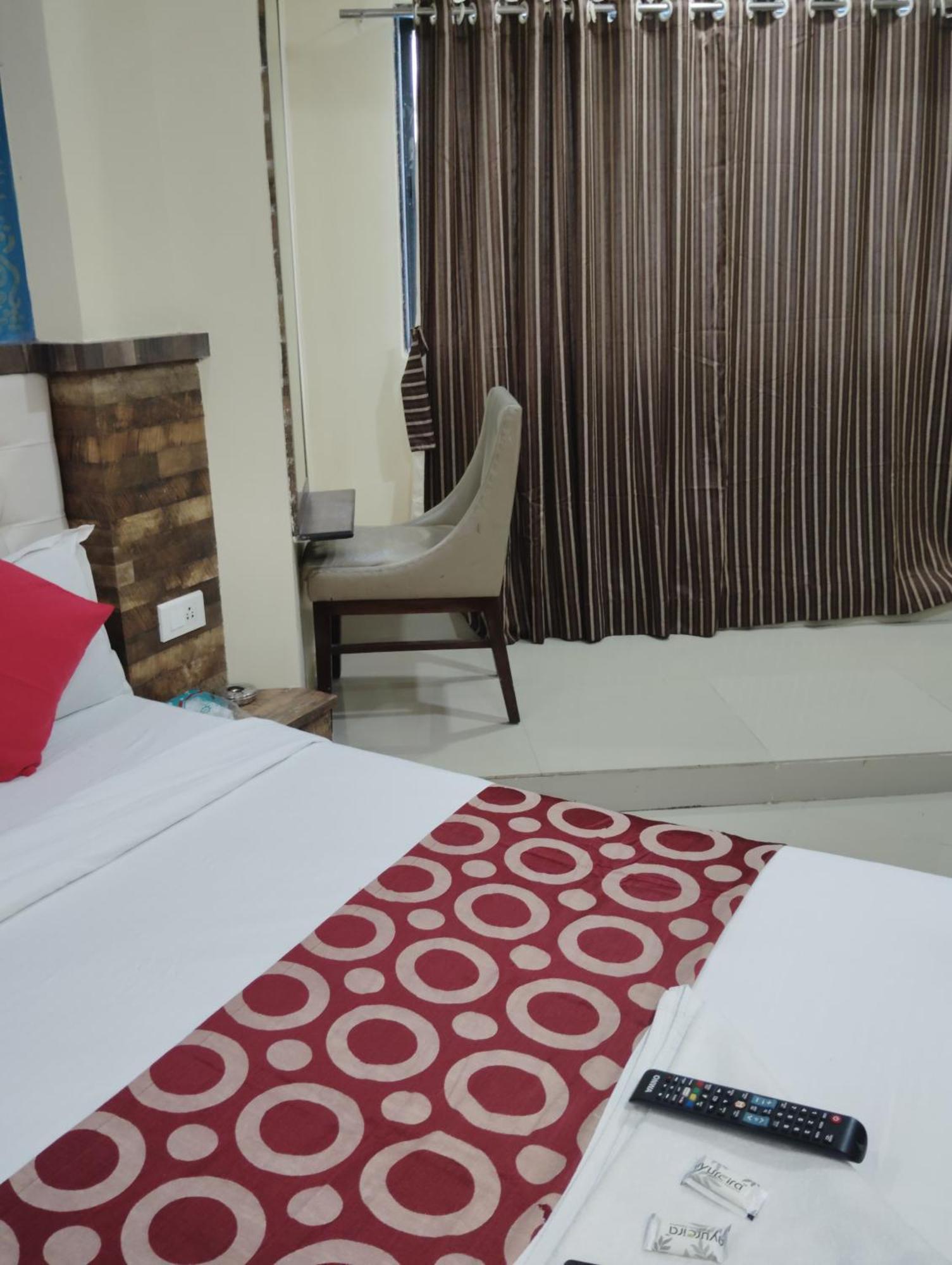 Hotel Golden Park Near Nesco Mumbai