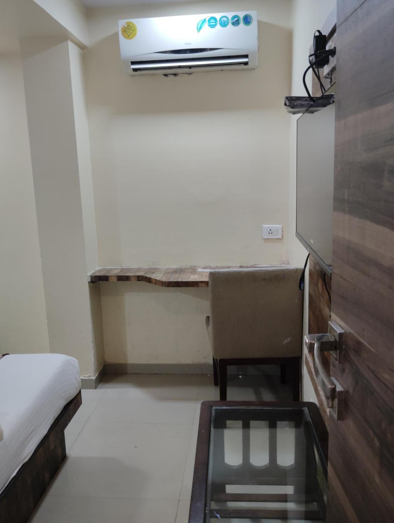 Golden Park Near Nesco Hotel *