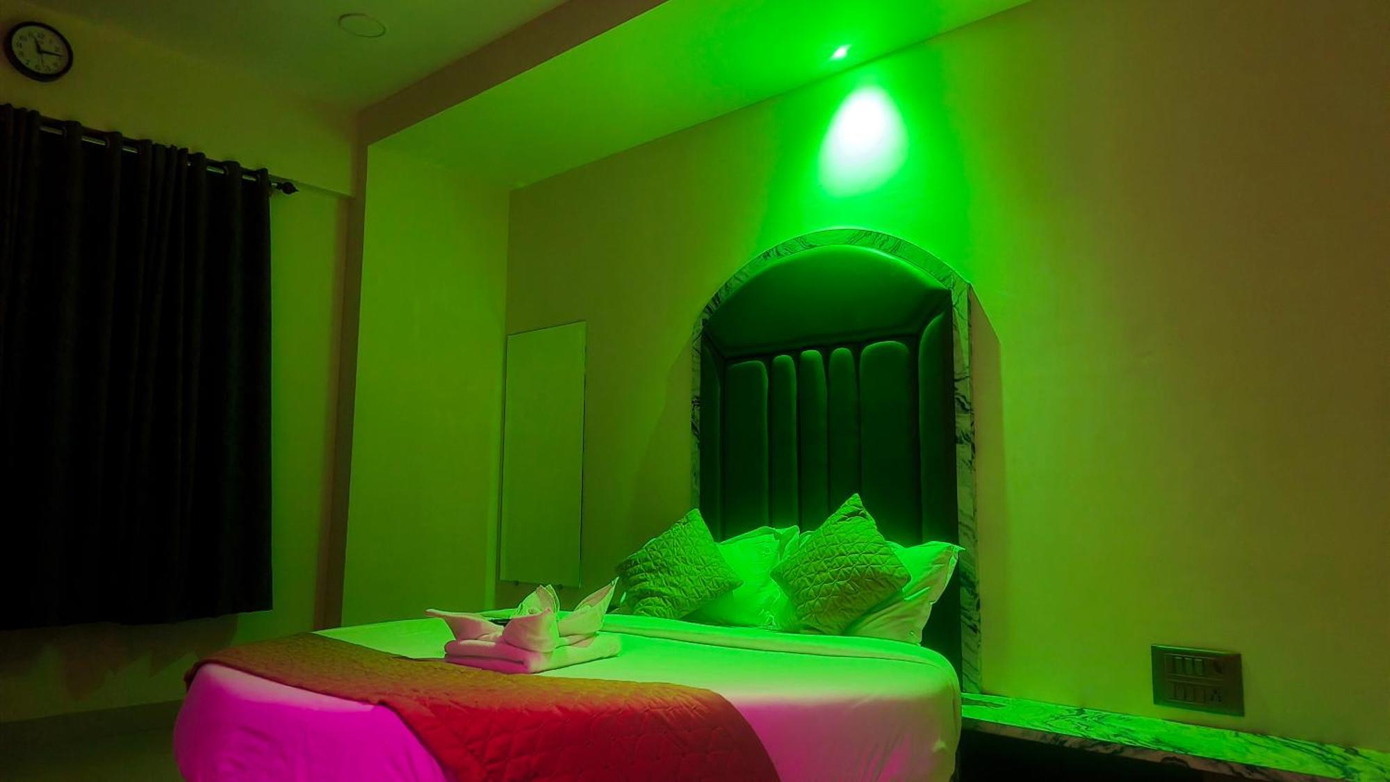 Edition Blue - Mohammed Ali Road Hotel Mumbai