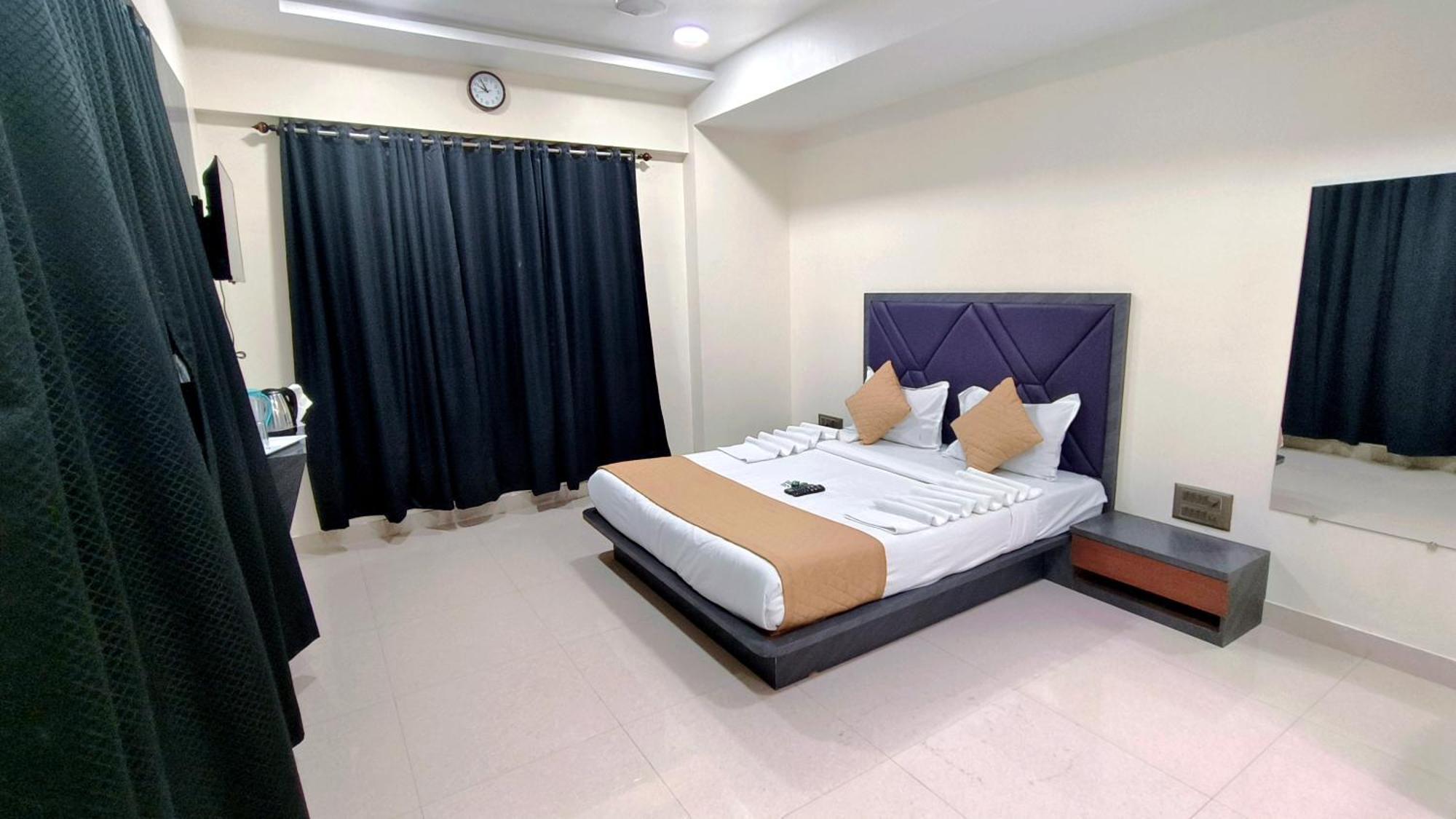 Hotel Edition Blue - Mohammed Ali Road Mumbai