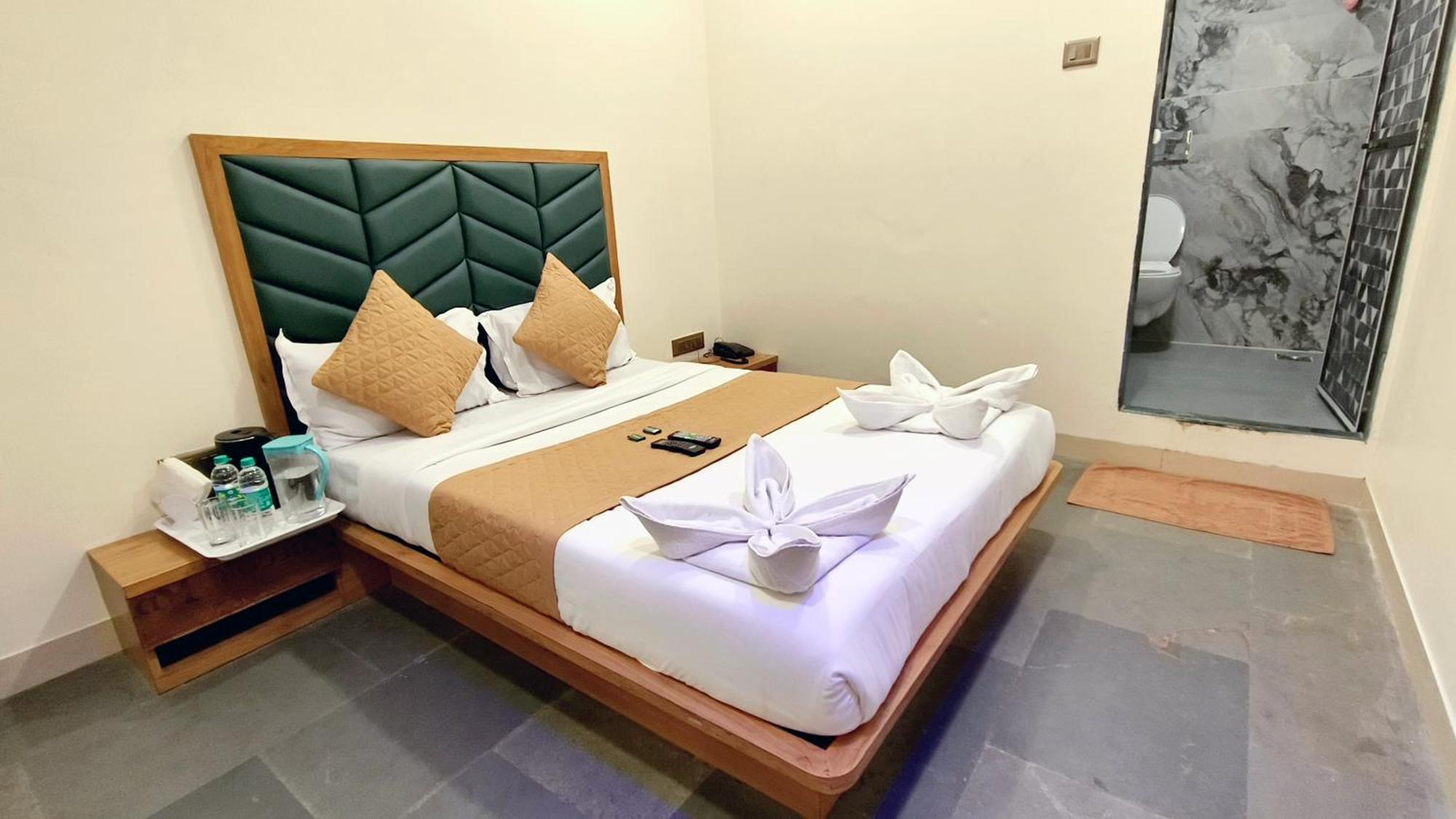 Hotel Edition Blue - Mohammed Ali Road Mumbai