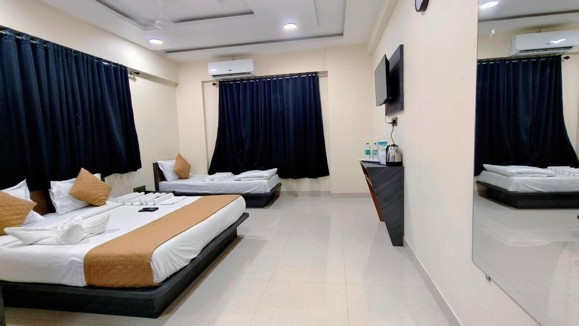 Edition Blue - Mohammed Ali Road Hotel Mumbai