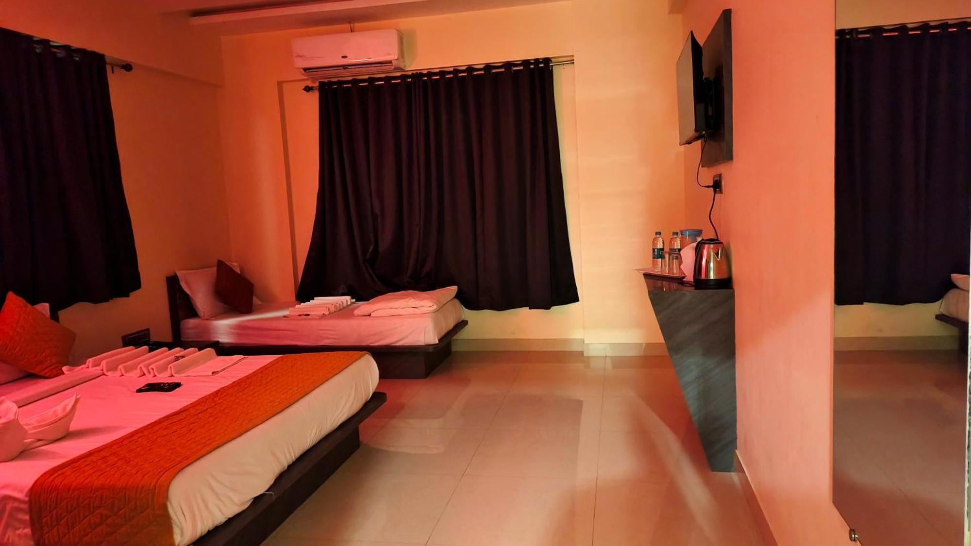 Hotel Edition Blue - Mohammed Ali Road