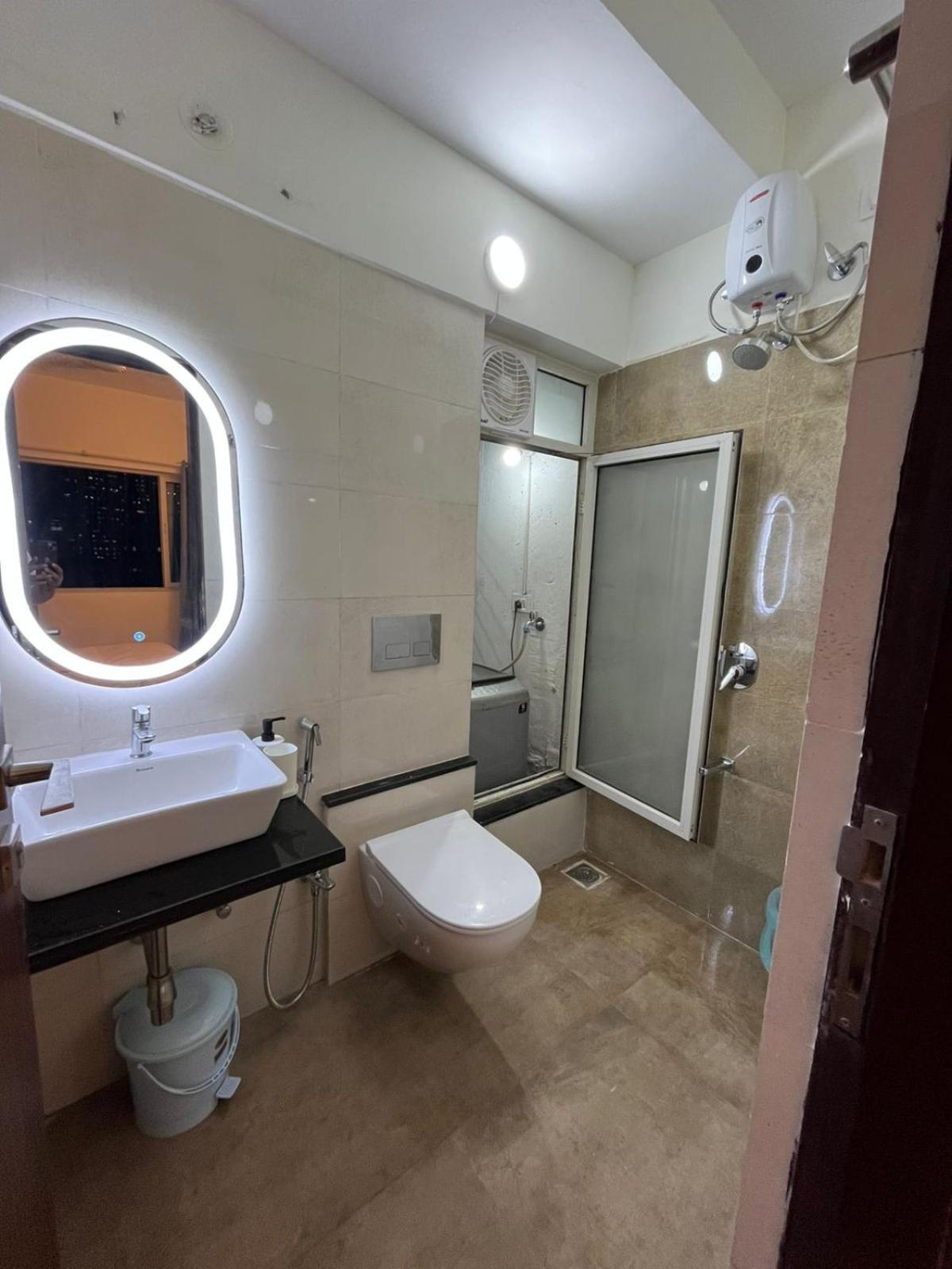 Apartamento 2bhk Living Near Nesco Malad East West Bombaim