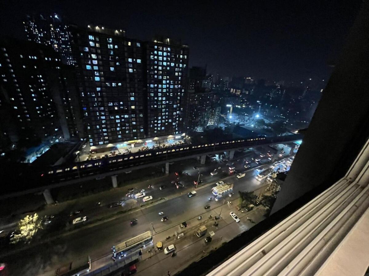 2bhk Living Near Nesco Malad East West Apartamento *