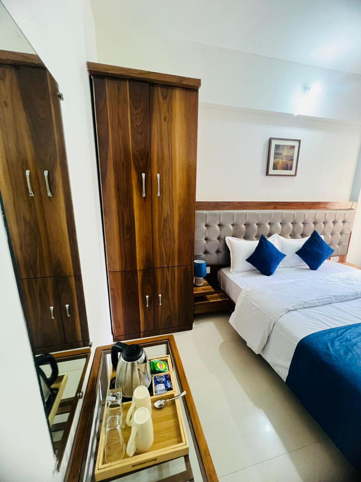 Luna Spaces- Near International Airport Casa de hóspedes