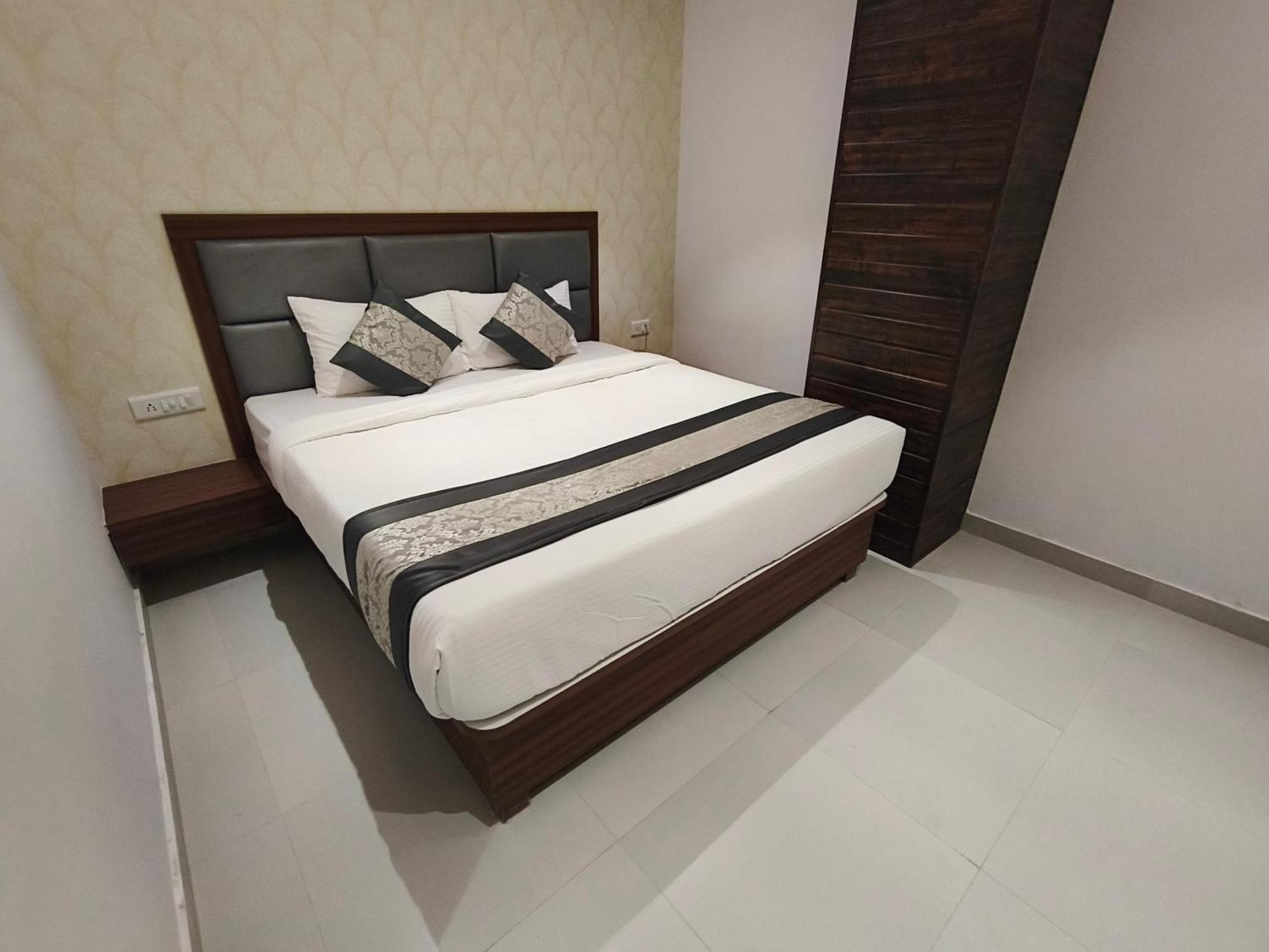 Hotel Morya Residency Parel Bombaim