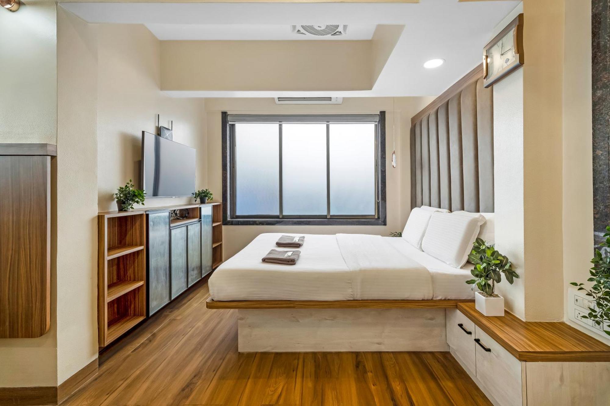 Imperial Premium Khar W Apartment